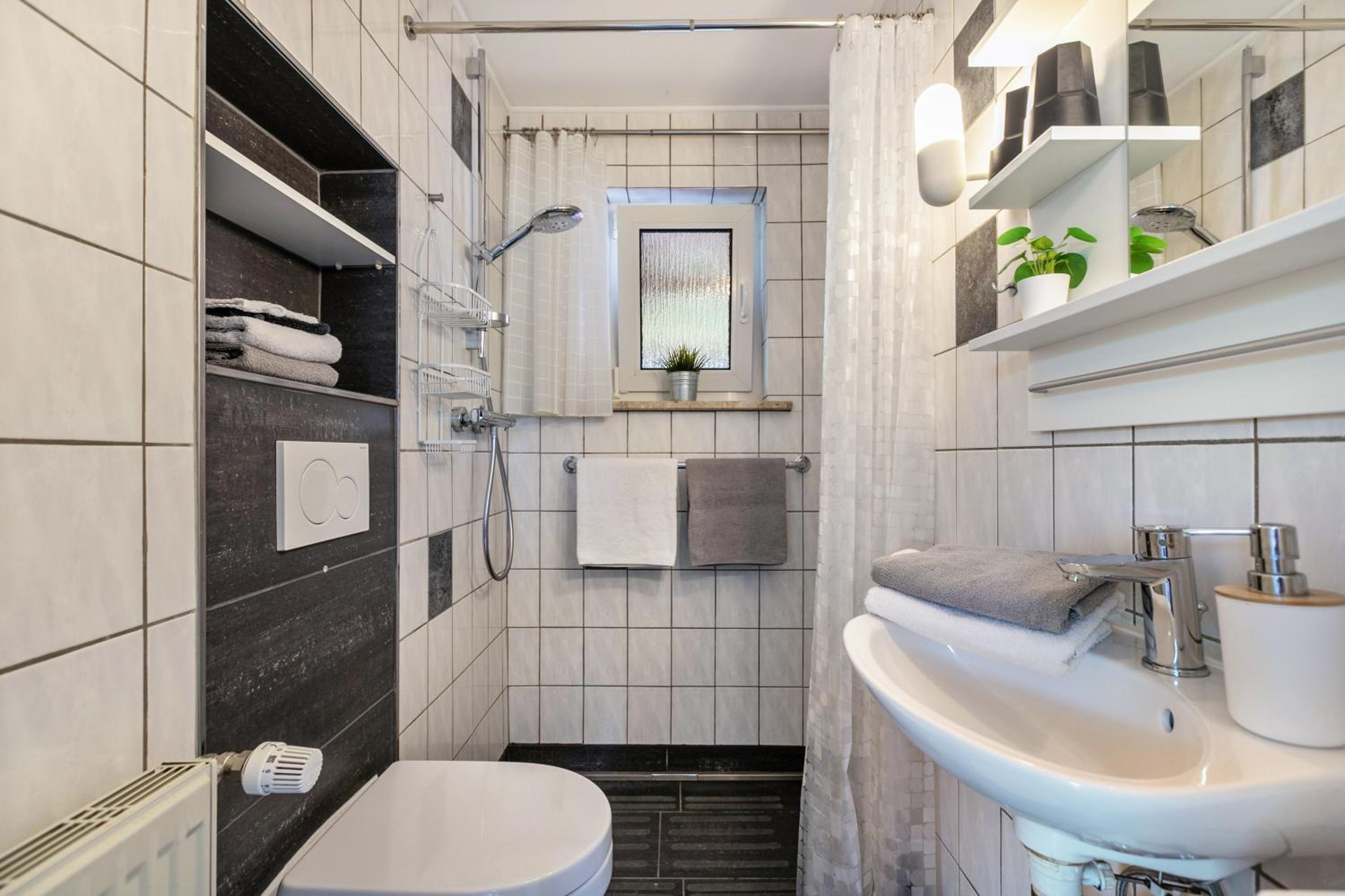 One-Bedroom Apartment with Garden photo 2