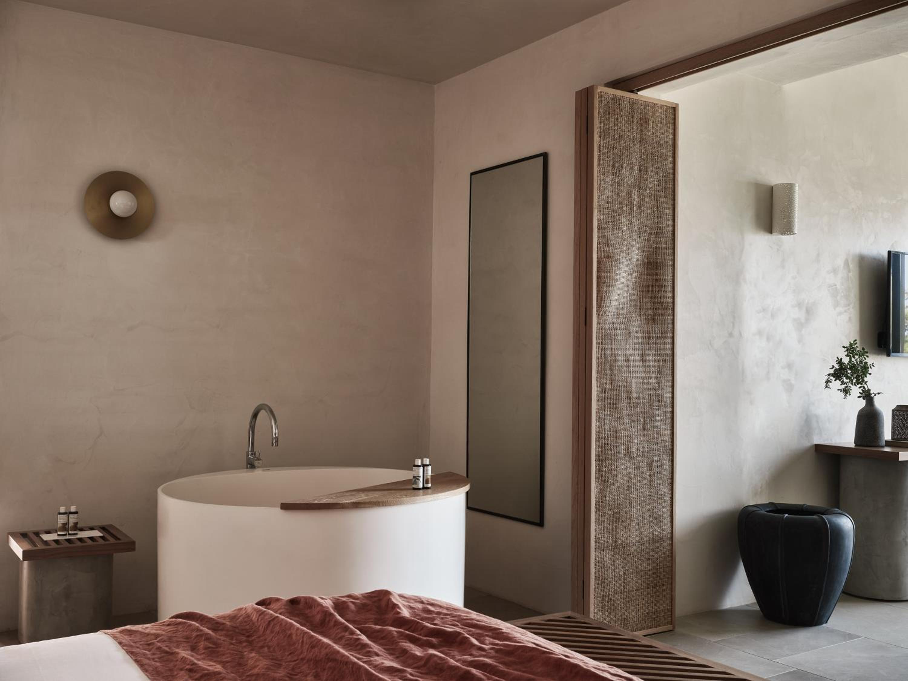 Superior Bungalow Suite with Sea View - Photo 4