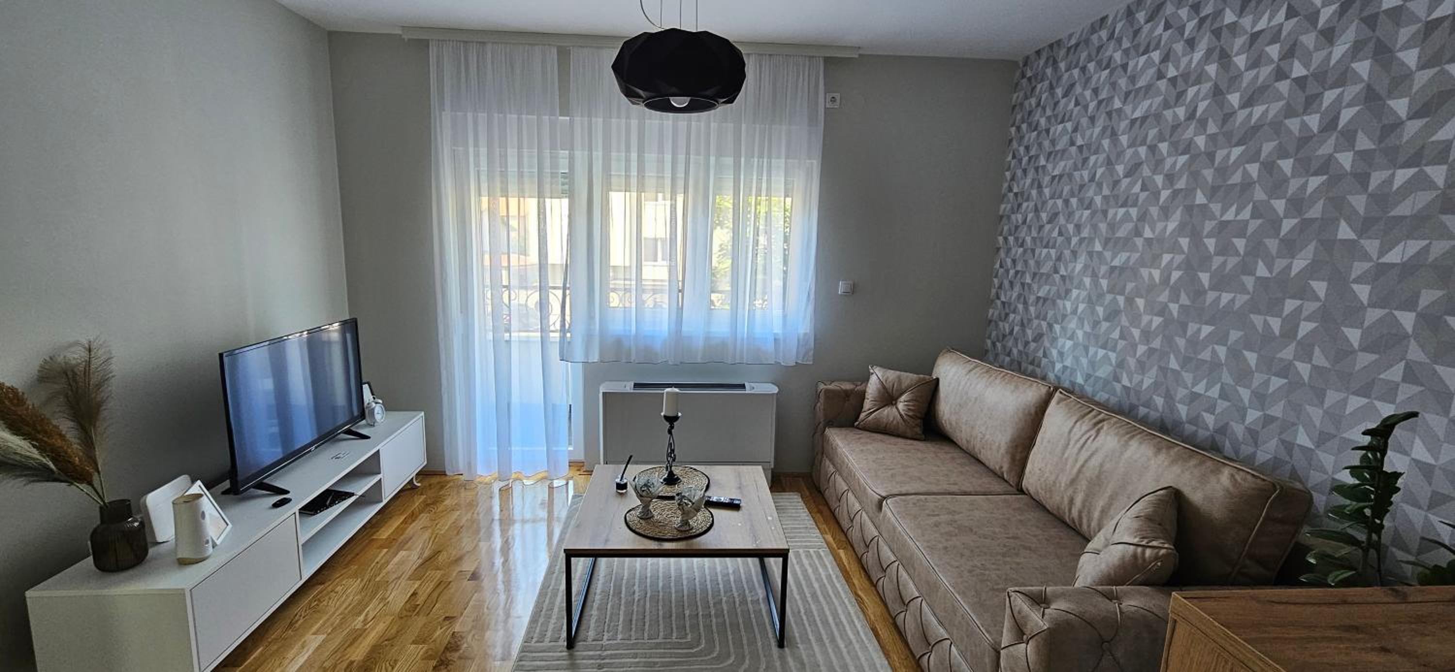 One-Bedroom Apartment photo 1