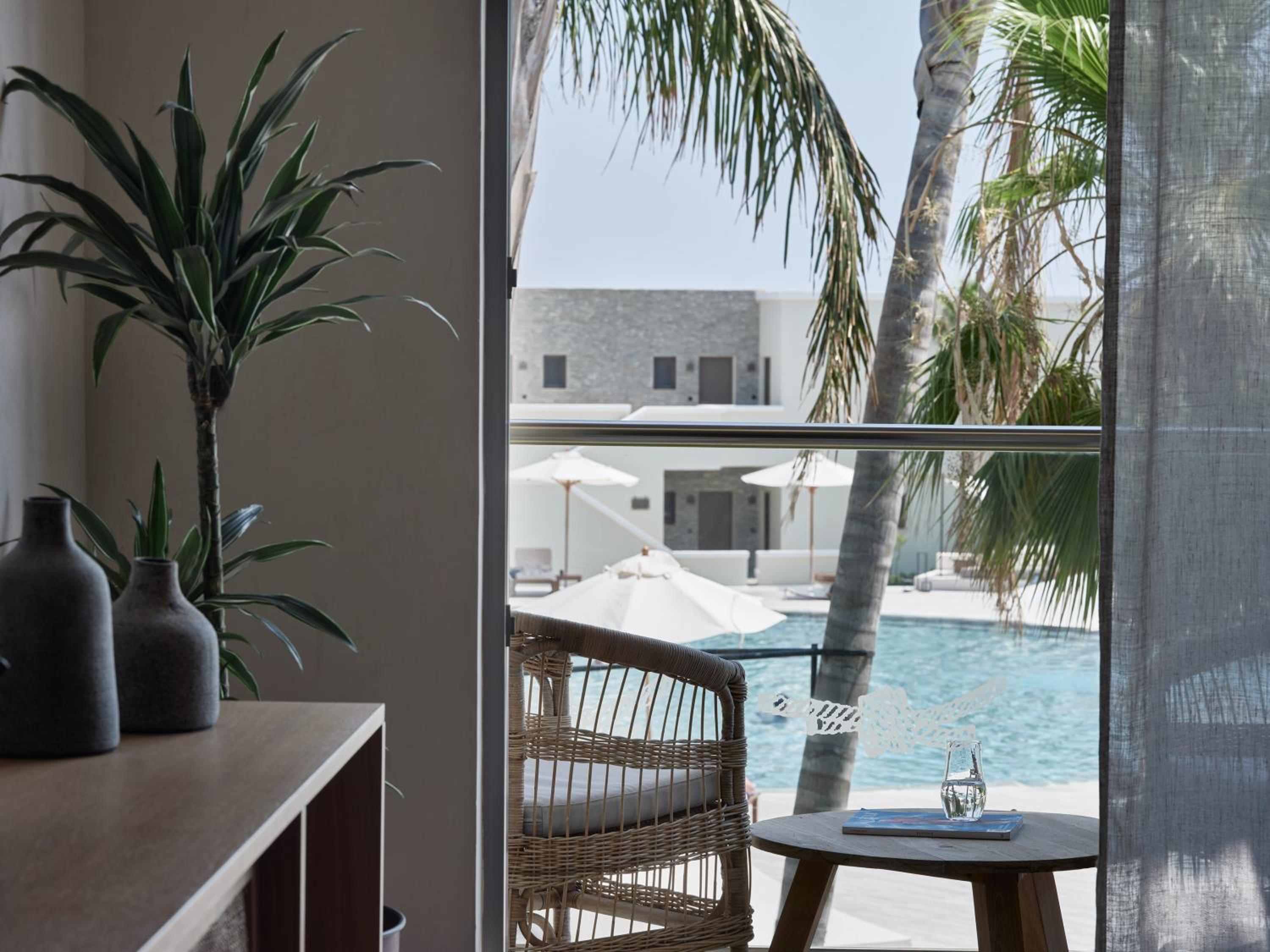 Suite with Pool View - Photo 6