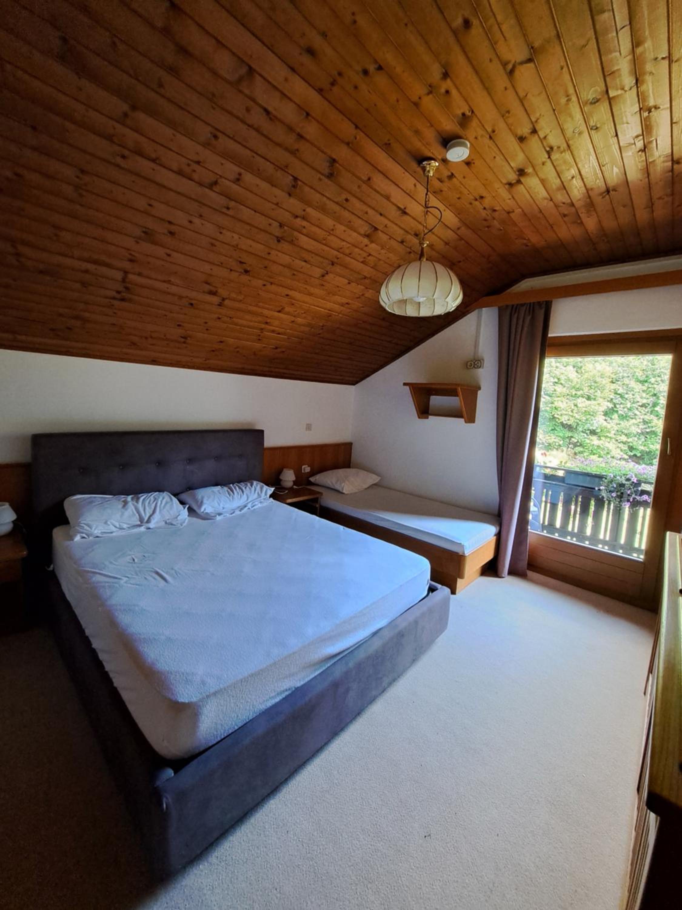 Economy Triple Room