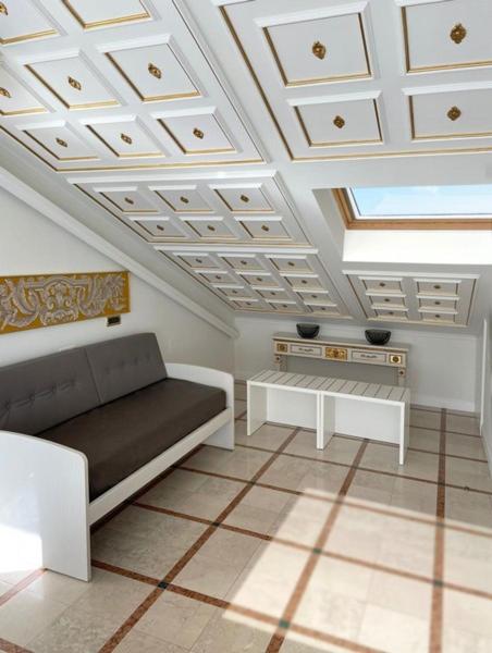 Queen Suite with Spa Bath photo 3
