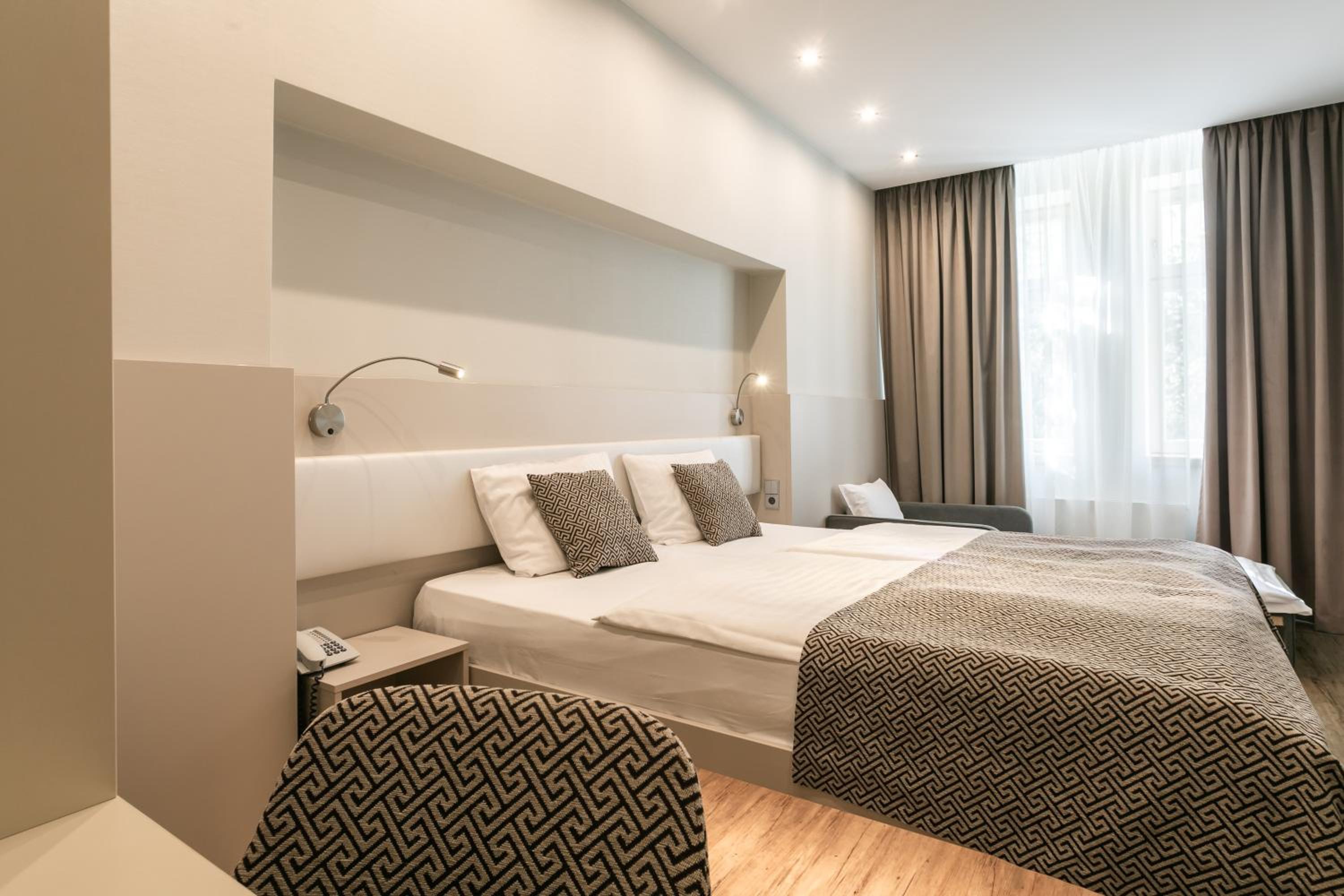 Deluxe Double Room with Extra Bed