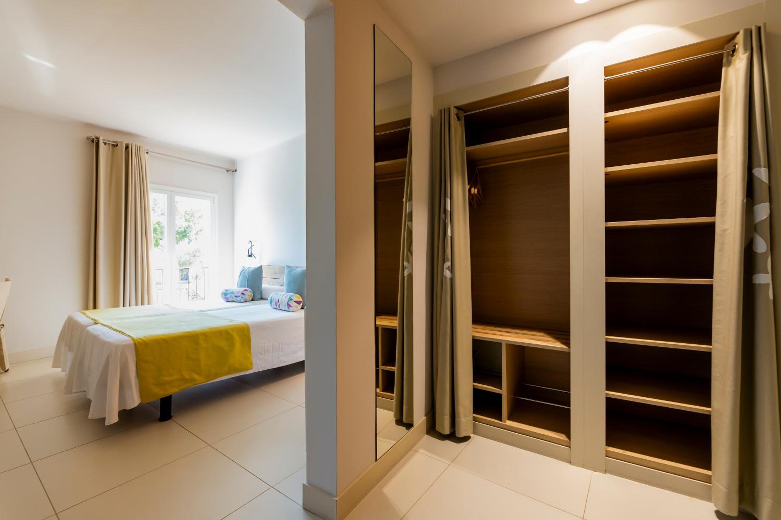 Superior Double or Twin Room - Photo 3