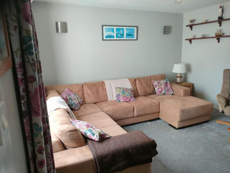 Three-Bedroom House photo 2