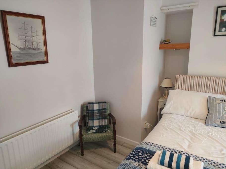 Three-Bedroom House photo 3