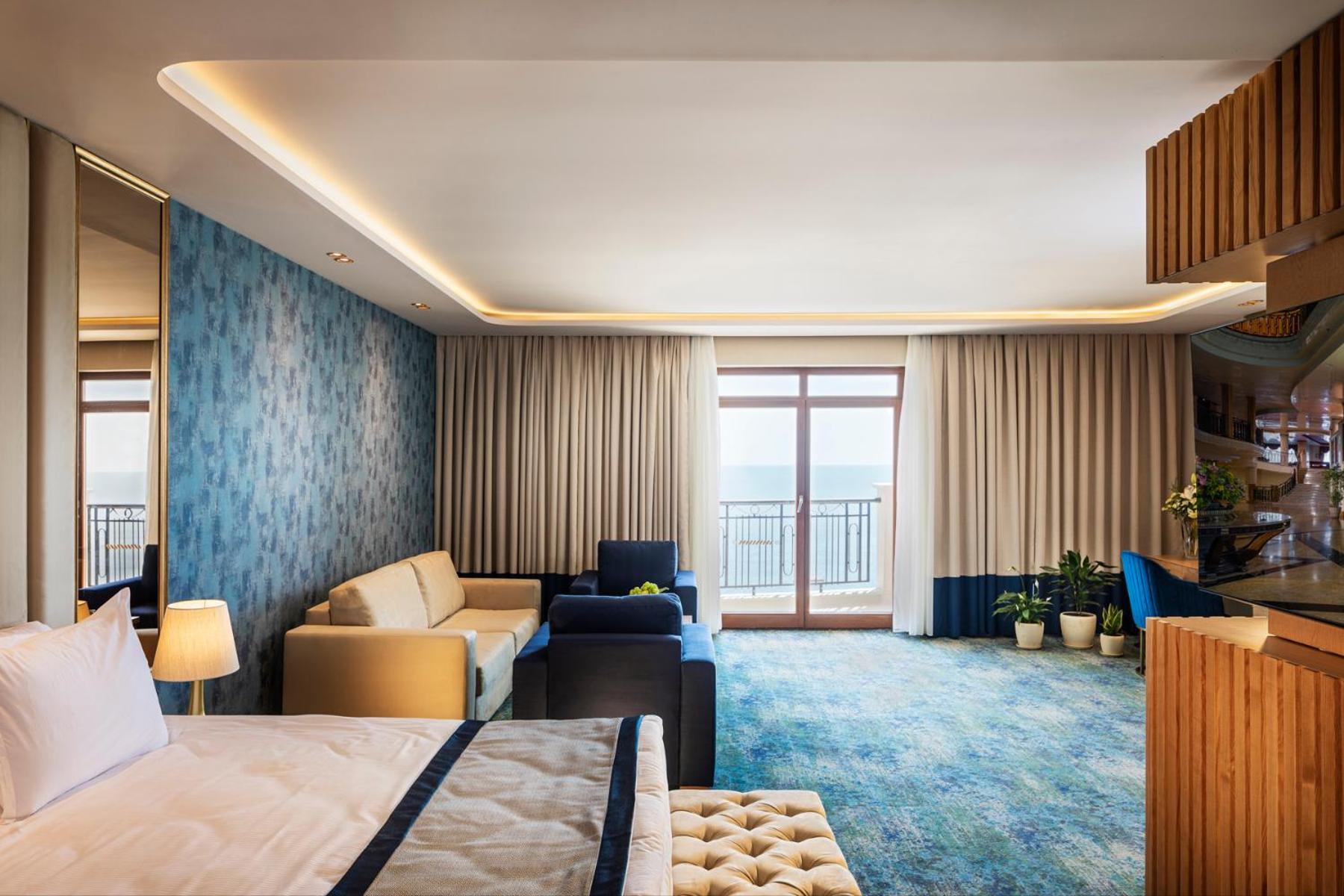 Deluxe One-Bedroom Apartment with Sea View - Free Beach Access - Photo 1