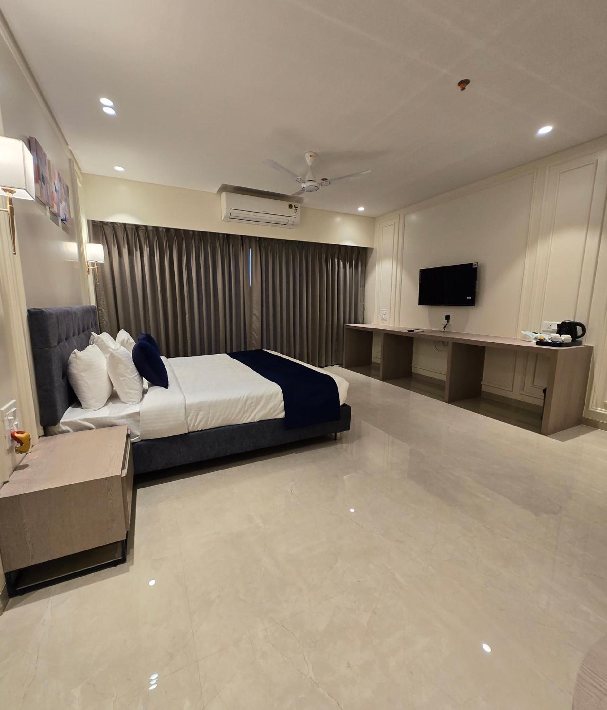 Superior King Room photo 3