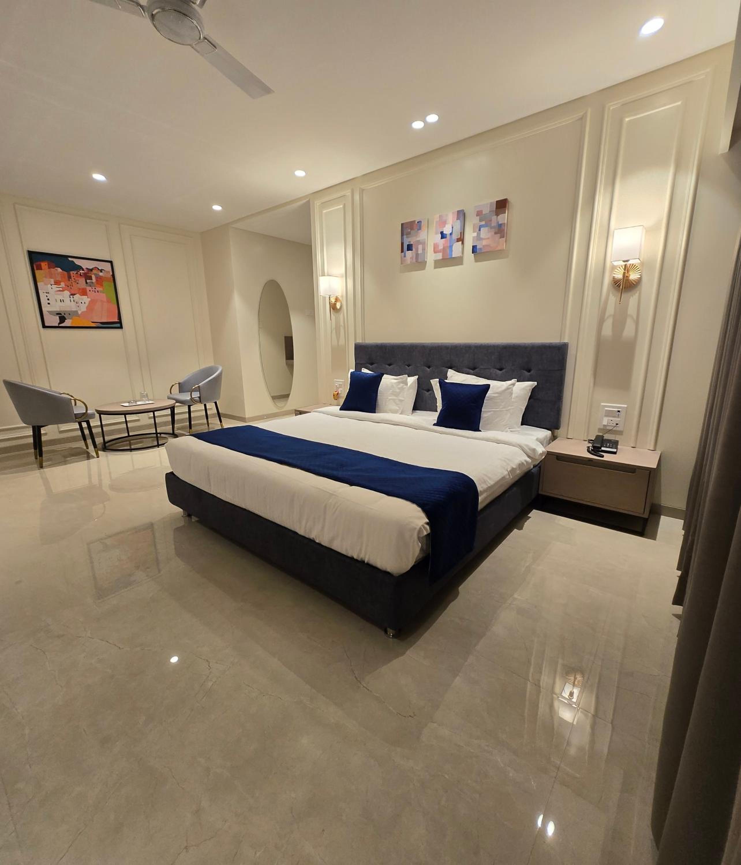 Superior King Room photo 2