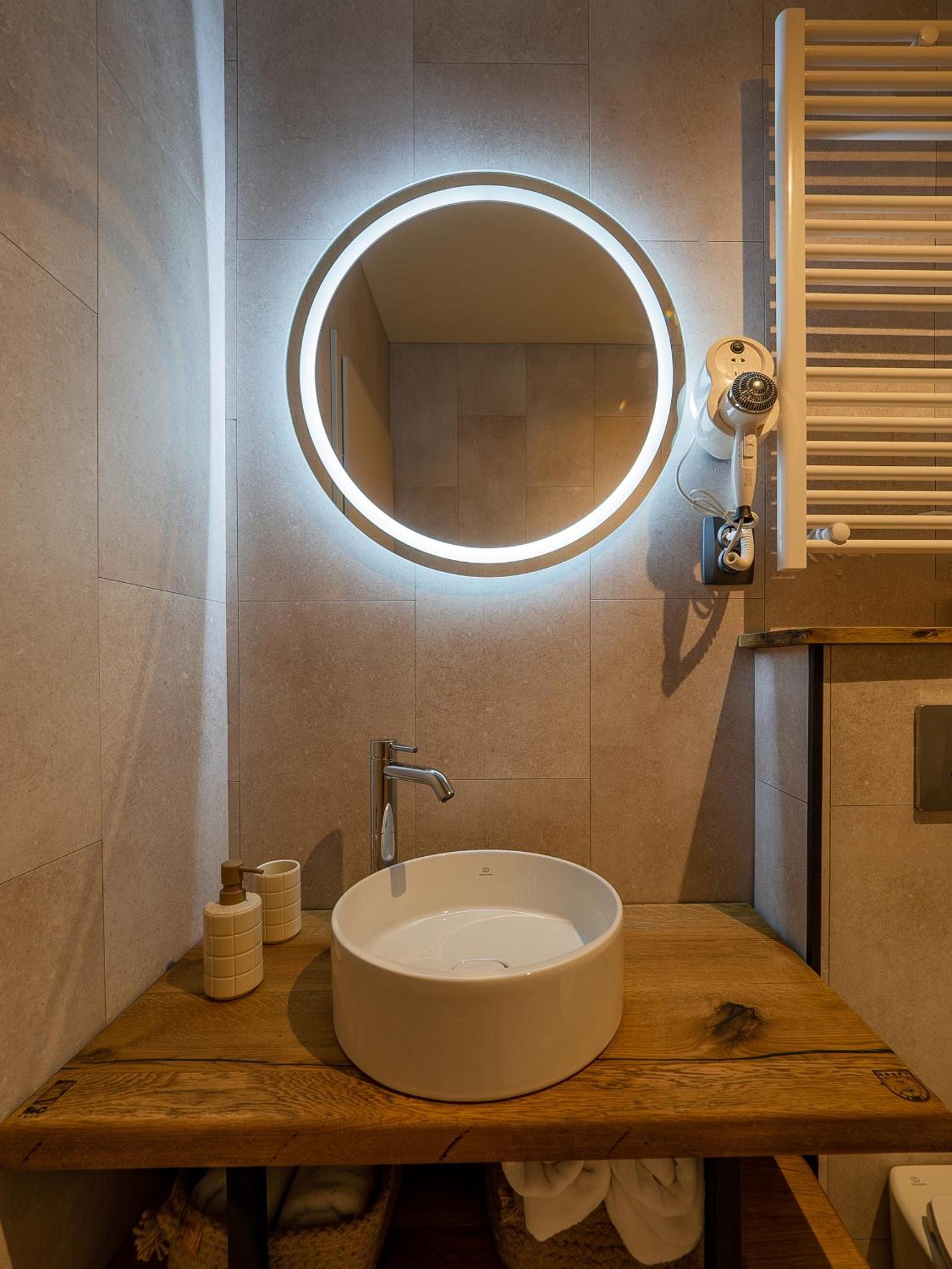 Superior Double Room - Photo 9