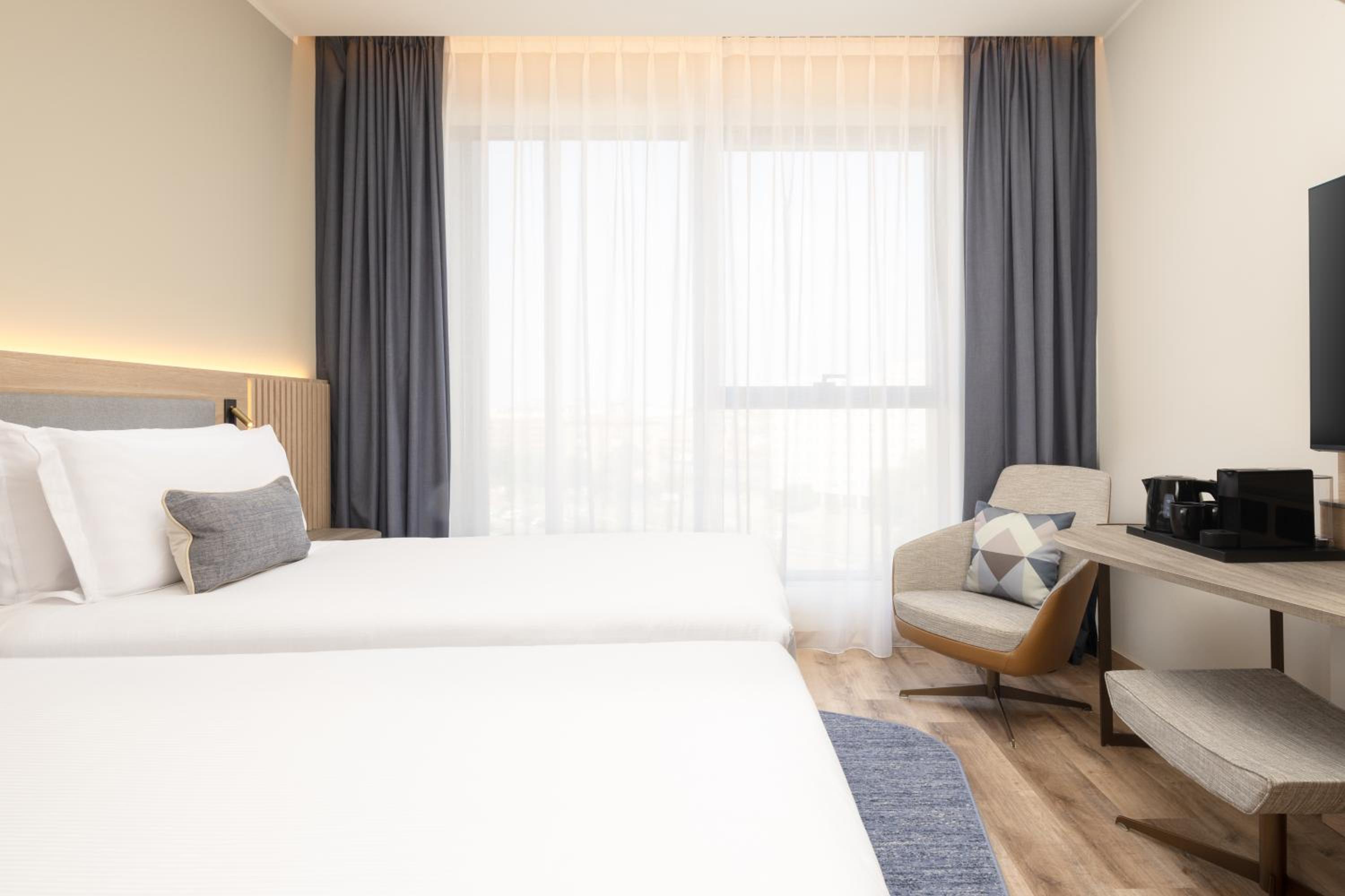 Deluxe Twin Room - High Floor