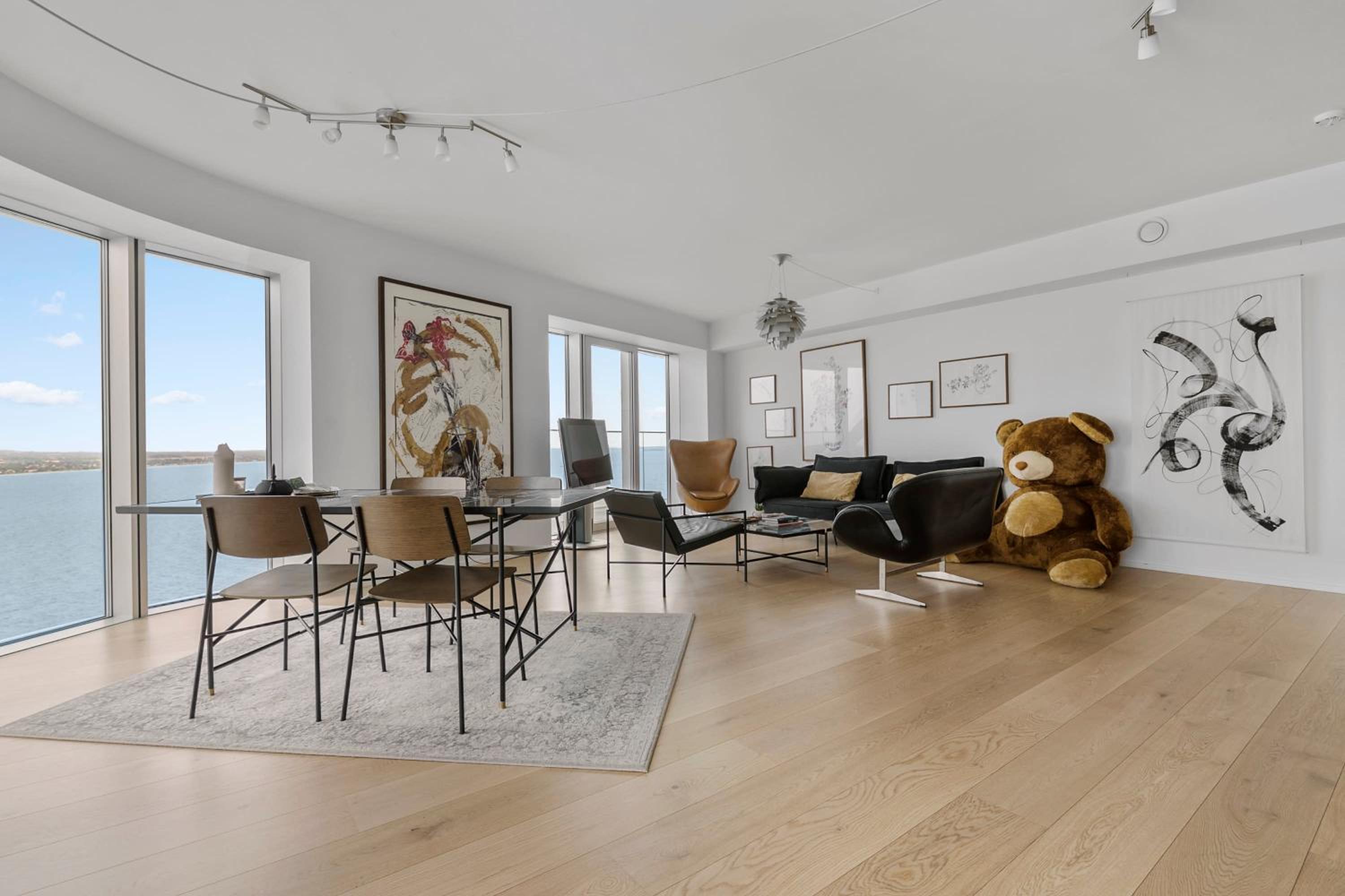 Apartment photo 1