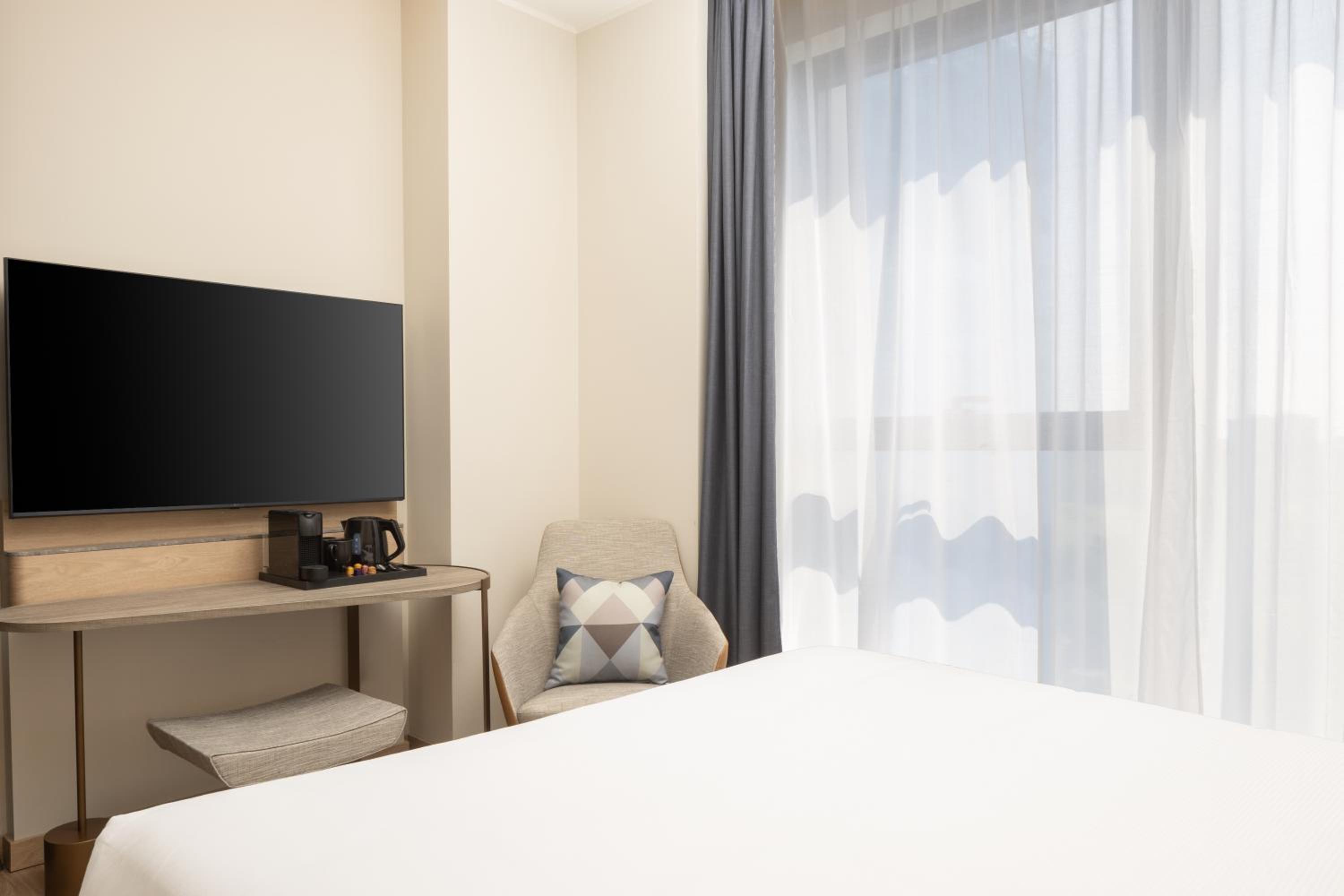Premium Queen Room