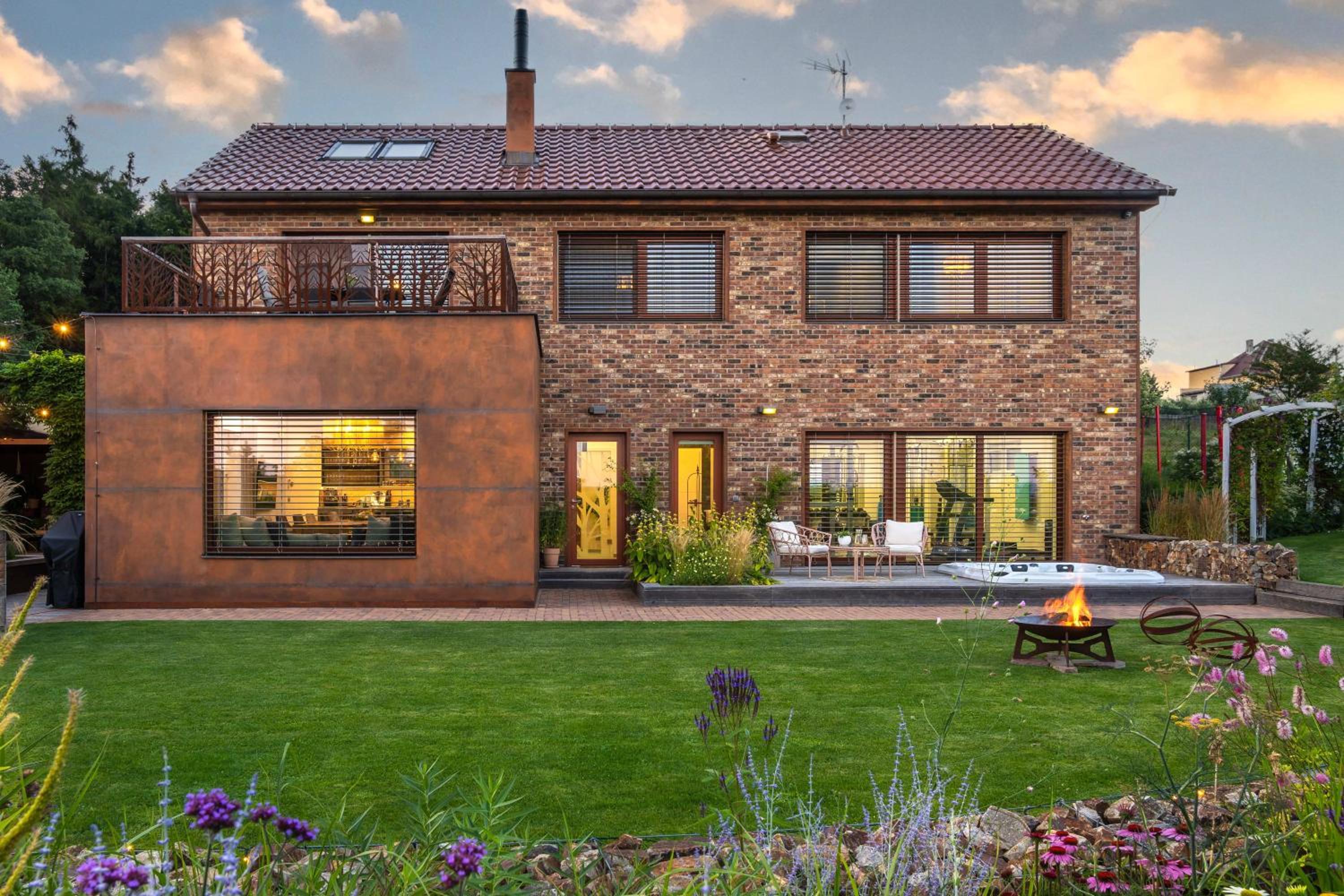 Villa photo 2