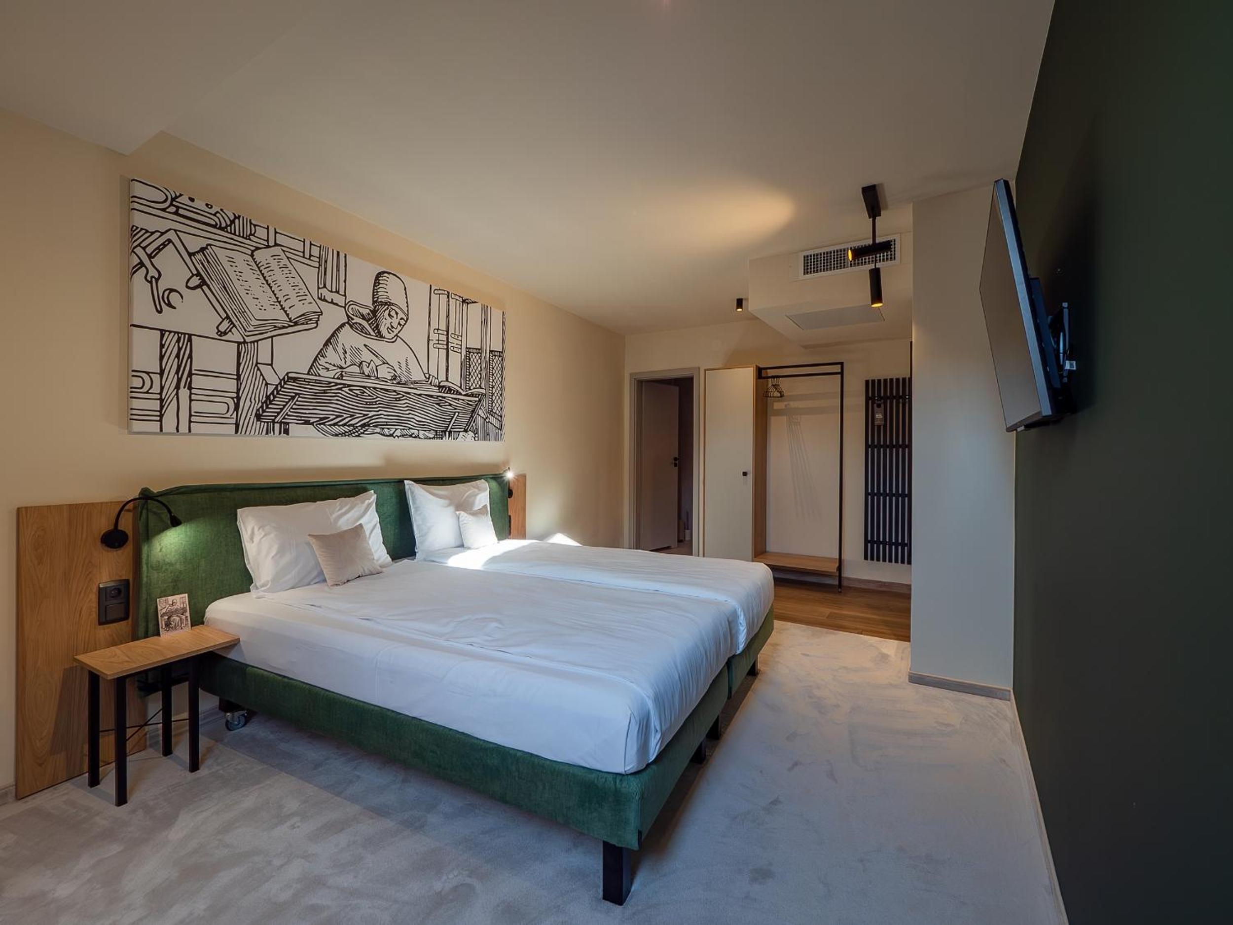 Deluxe Queen Room - Photo 2