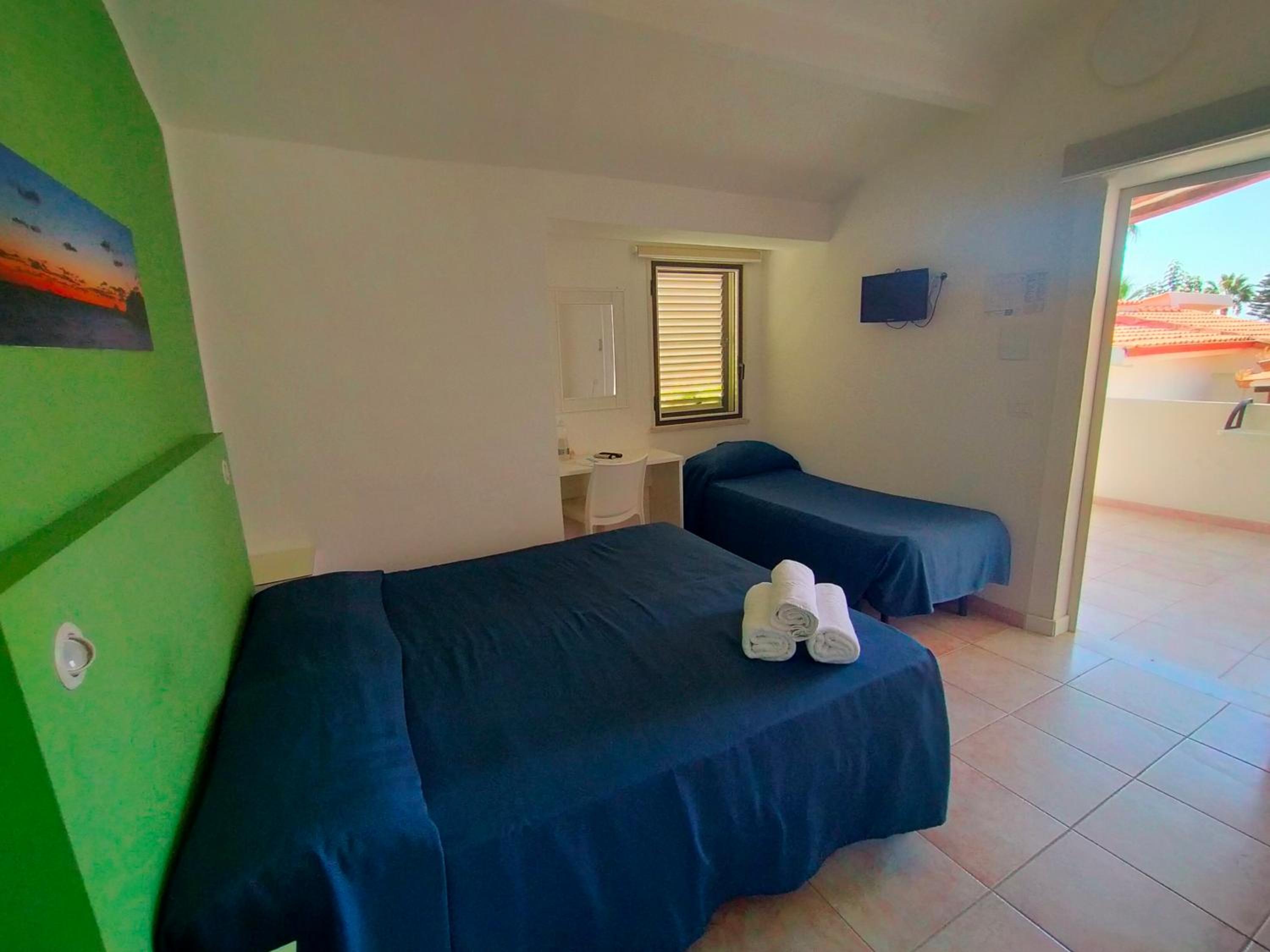 Standard Triple Room photo 2
