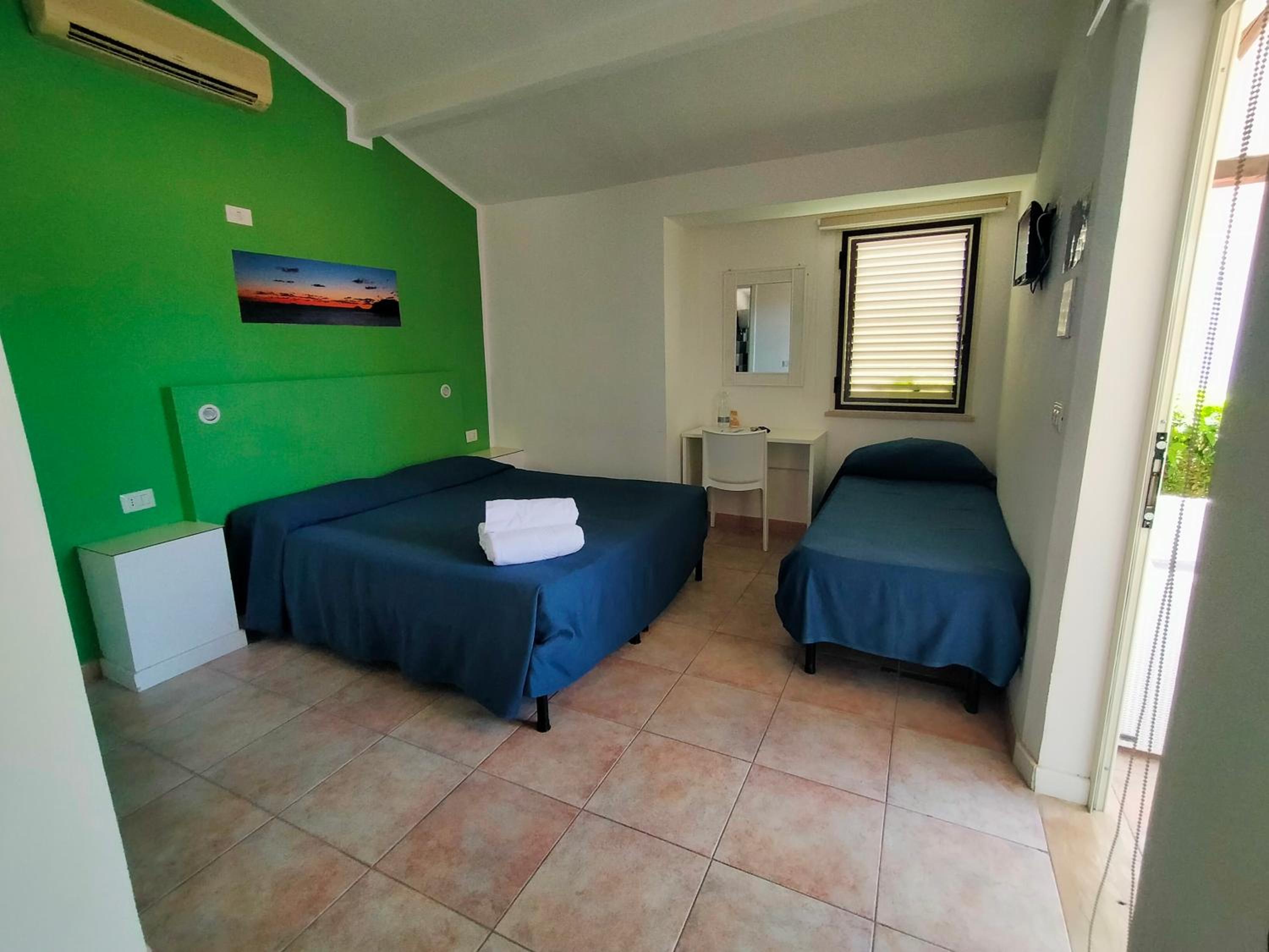 Standard Triple Room photo 3