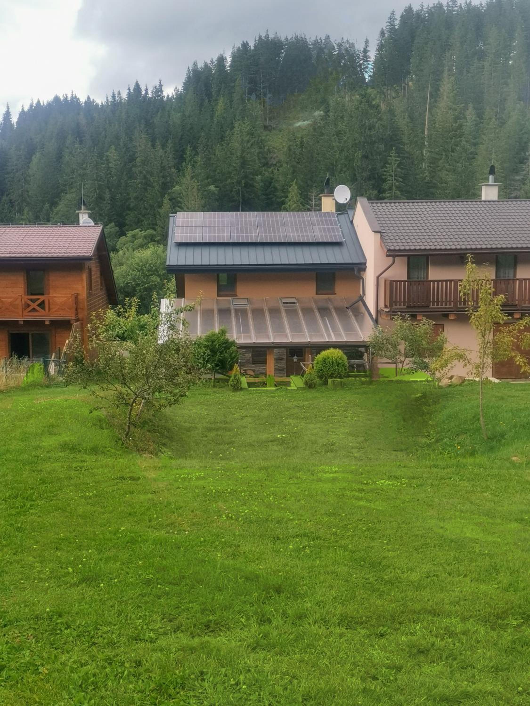Four-Bedroom House - Photo 3