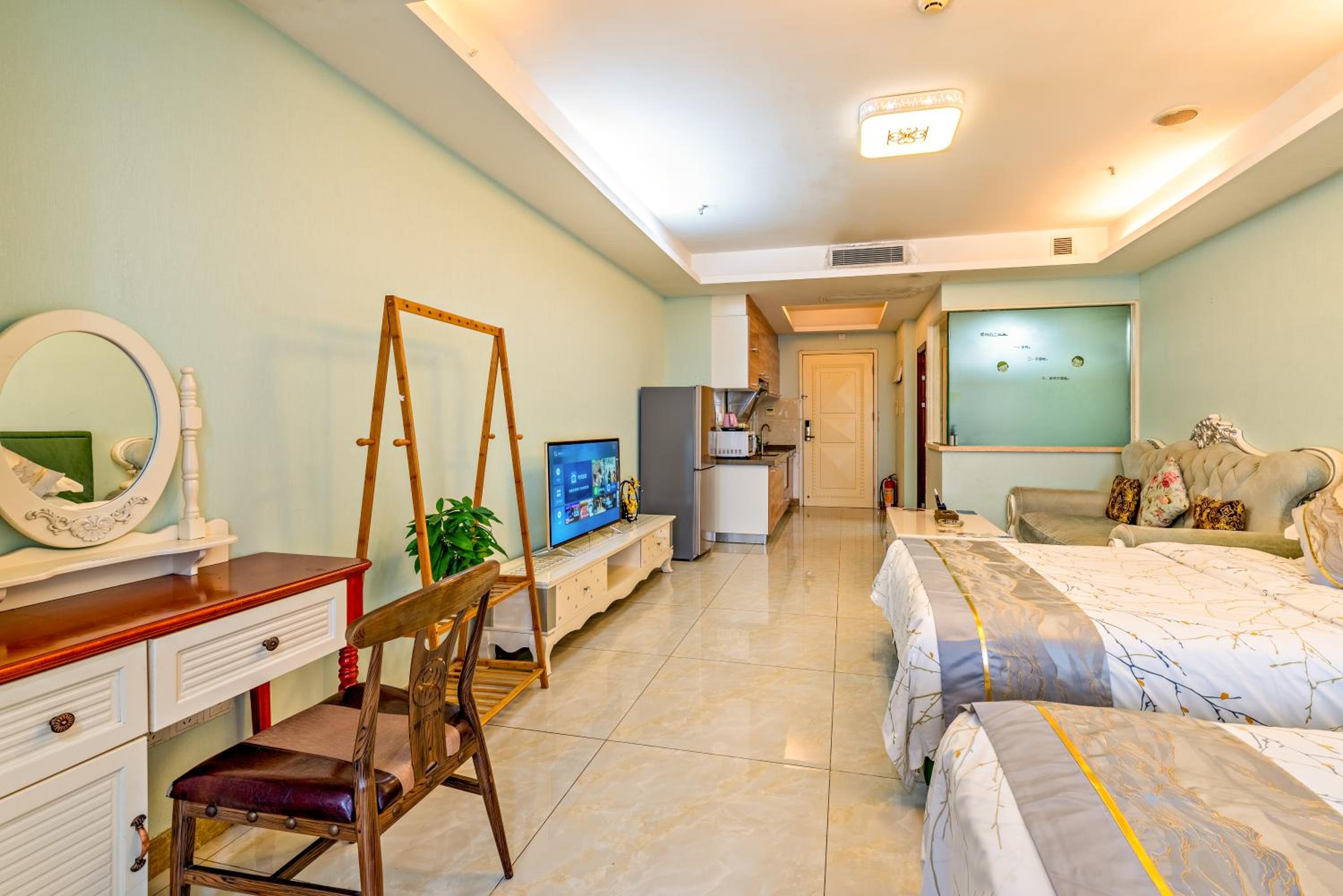 Standard Triple Room with City View - Photo 1