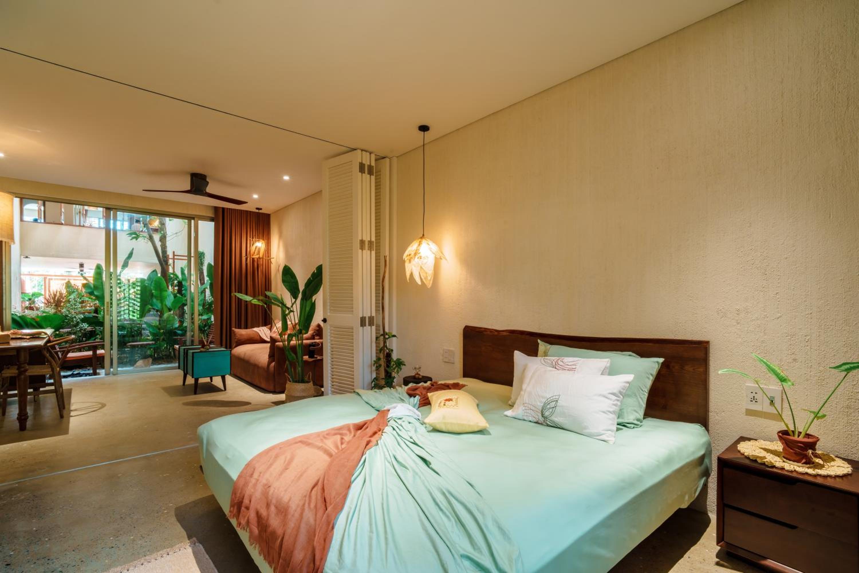 One-Bedroom Apartment with Garden View