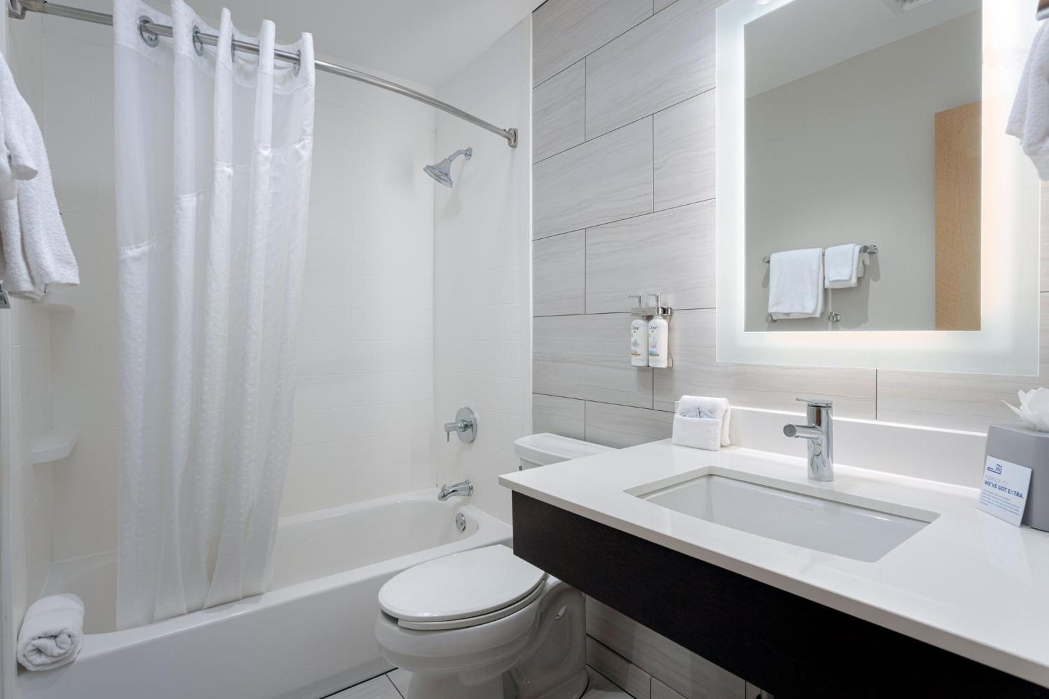 King Suite - Photo 13