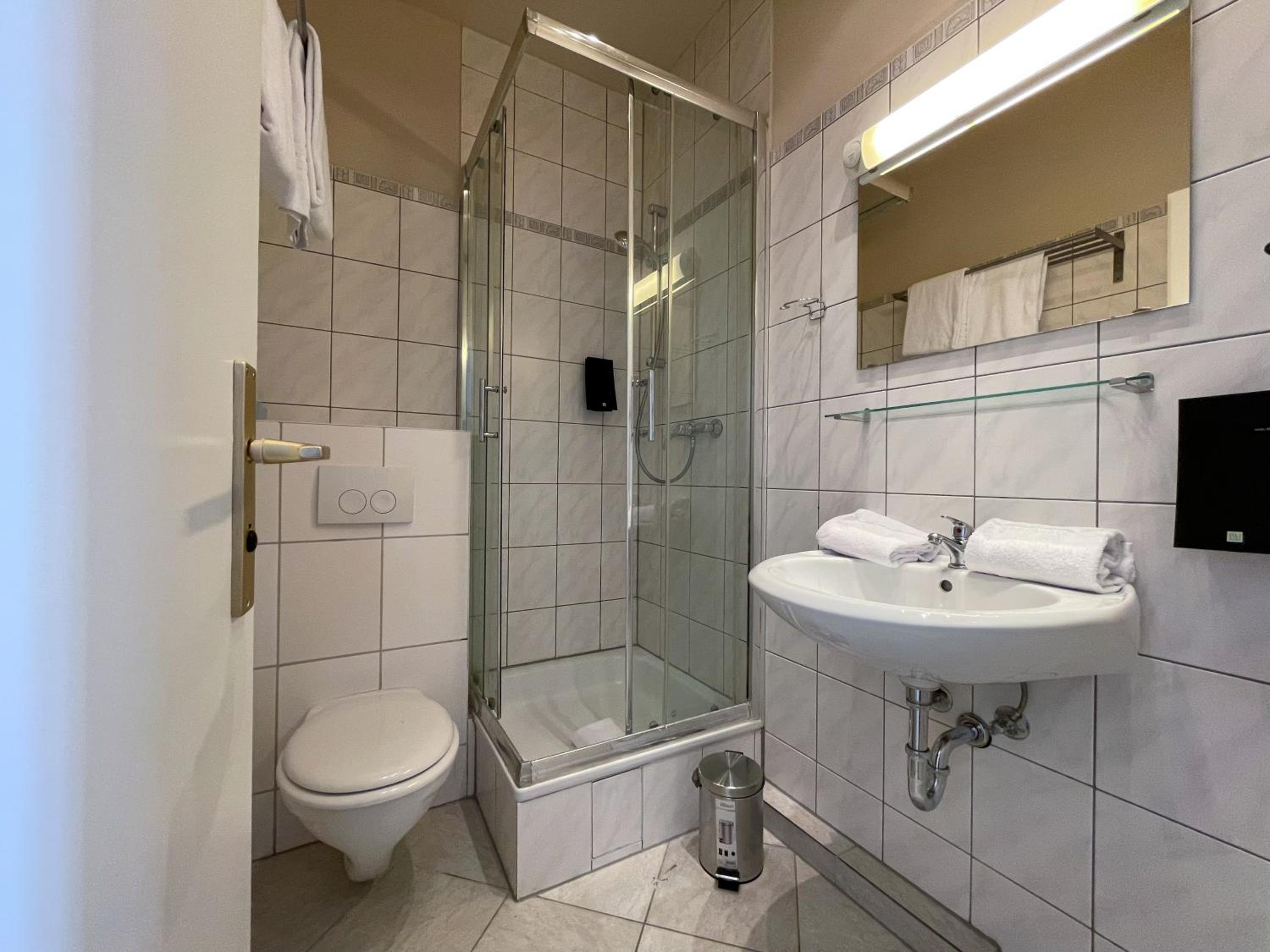 Double Room - Photo 15
