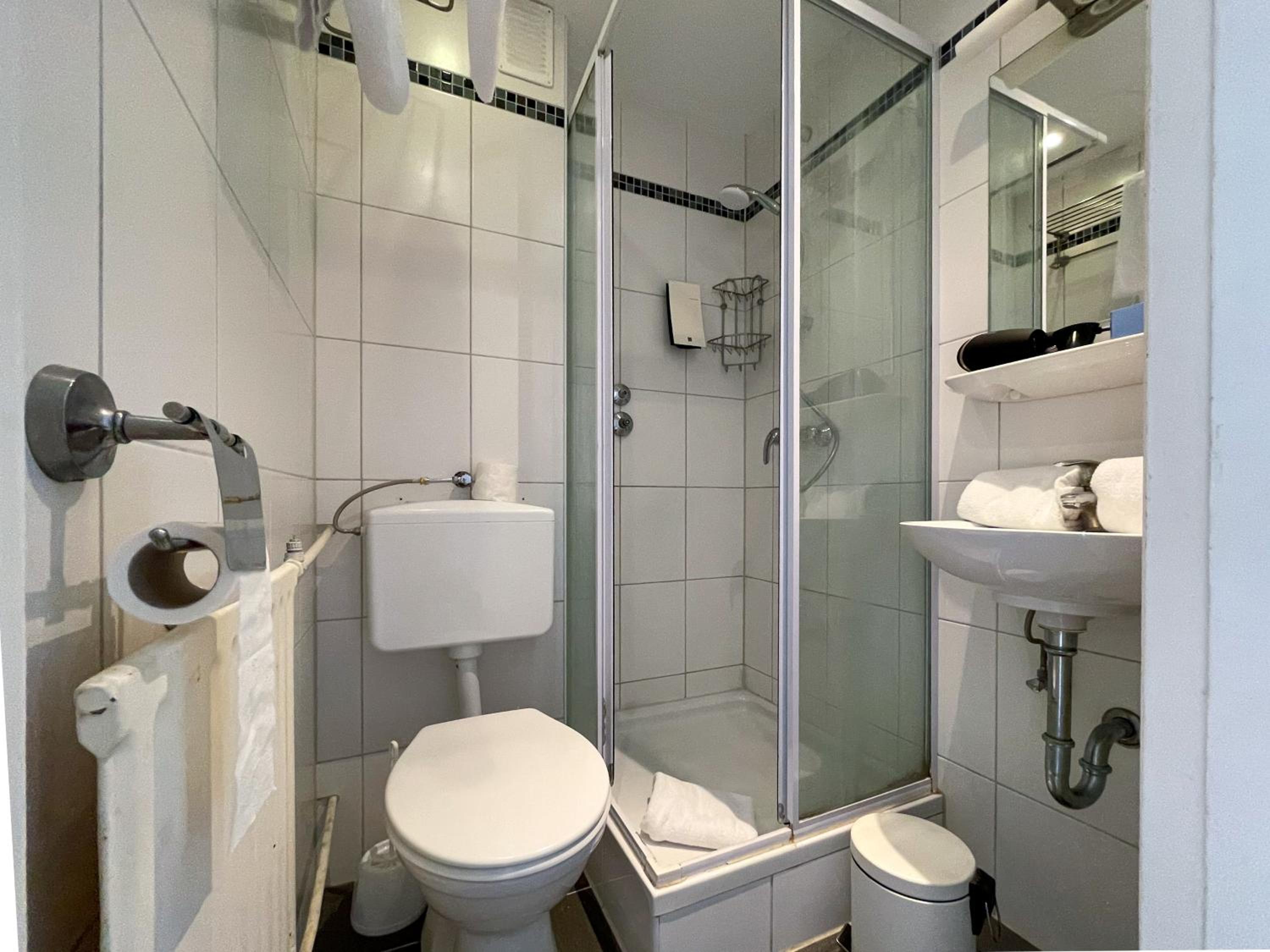 Double Room - Photo 22