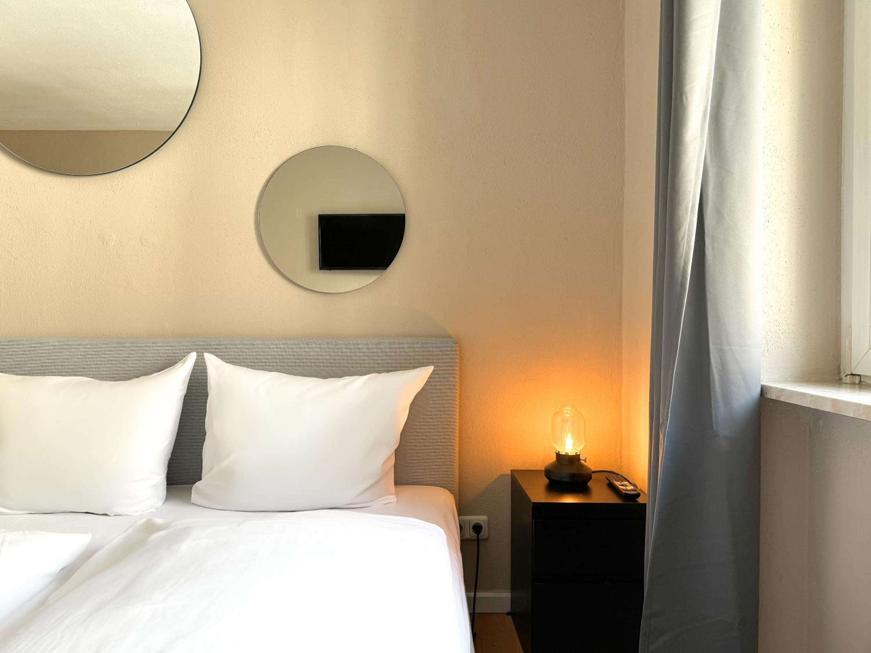 Double Room - Photo 8