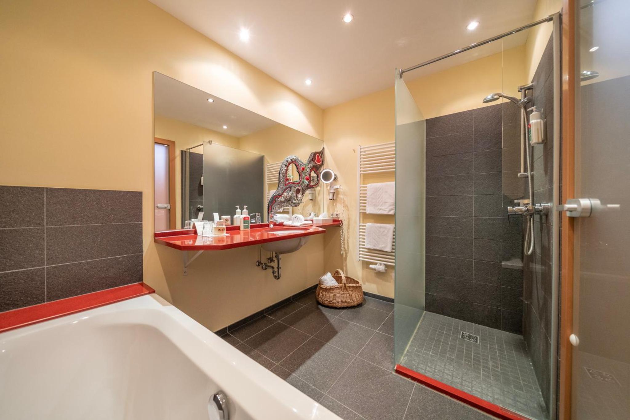 Junior Suite with Balcony photo 3