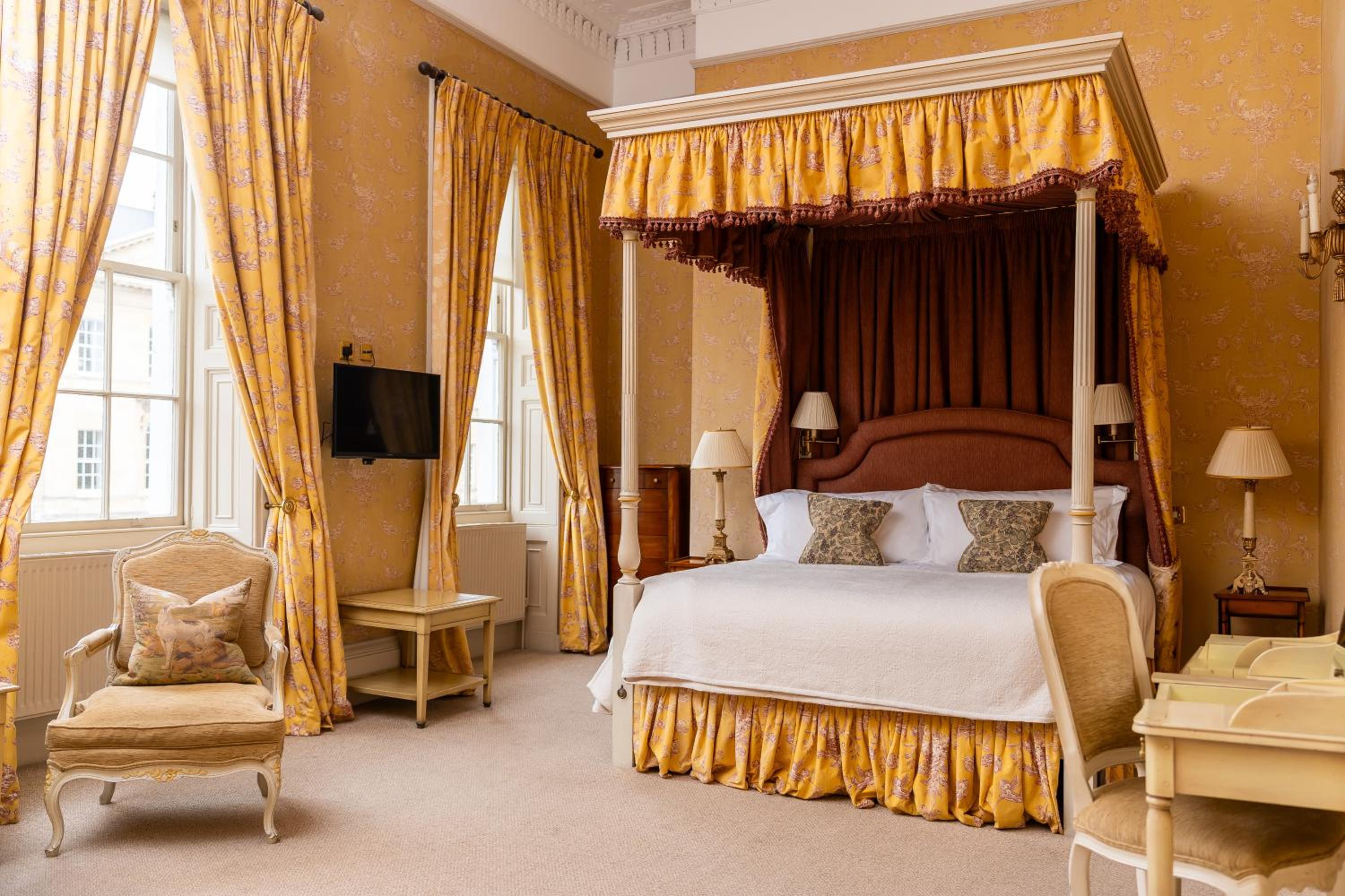 Four Poster Suite  photo 1