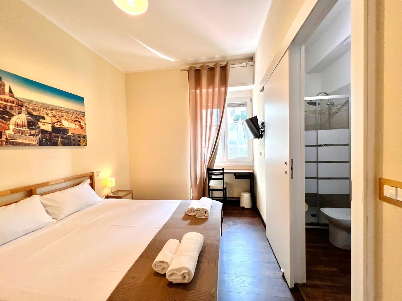 Double Room with Private Bathroom - Photo 1