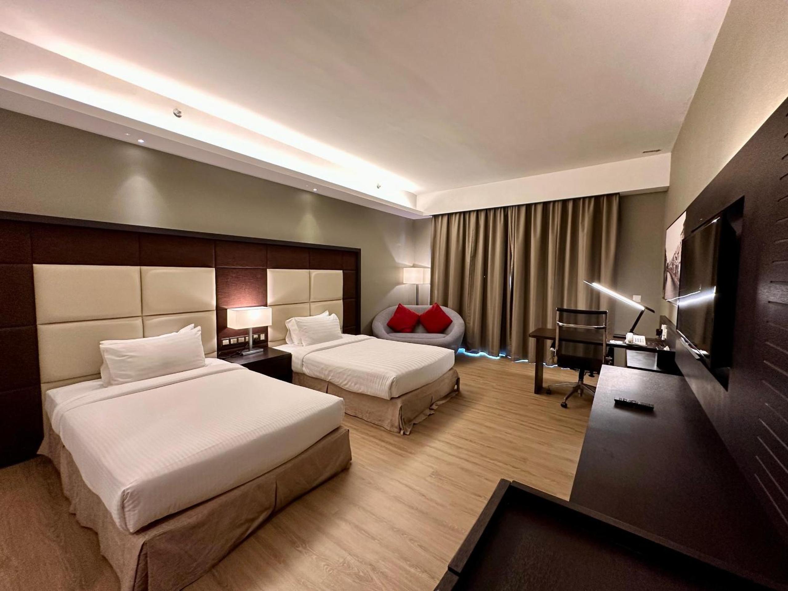 Deluxe Twin Room photo 3