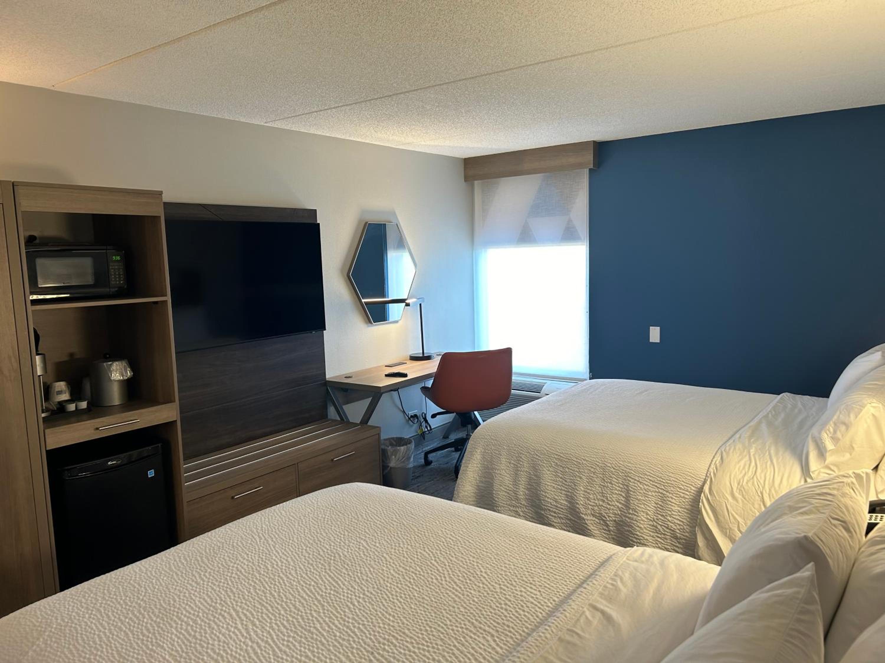 Standard Double Room with Two Double Beds - Photo 9