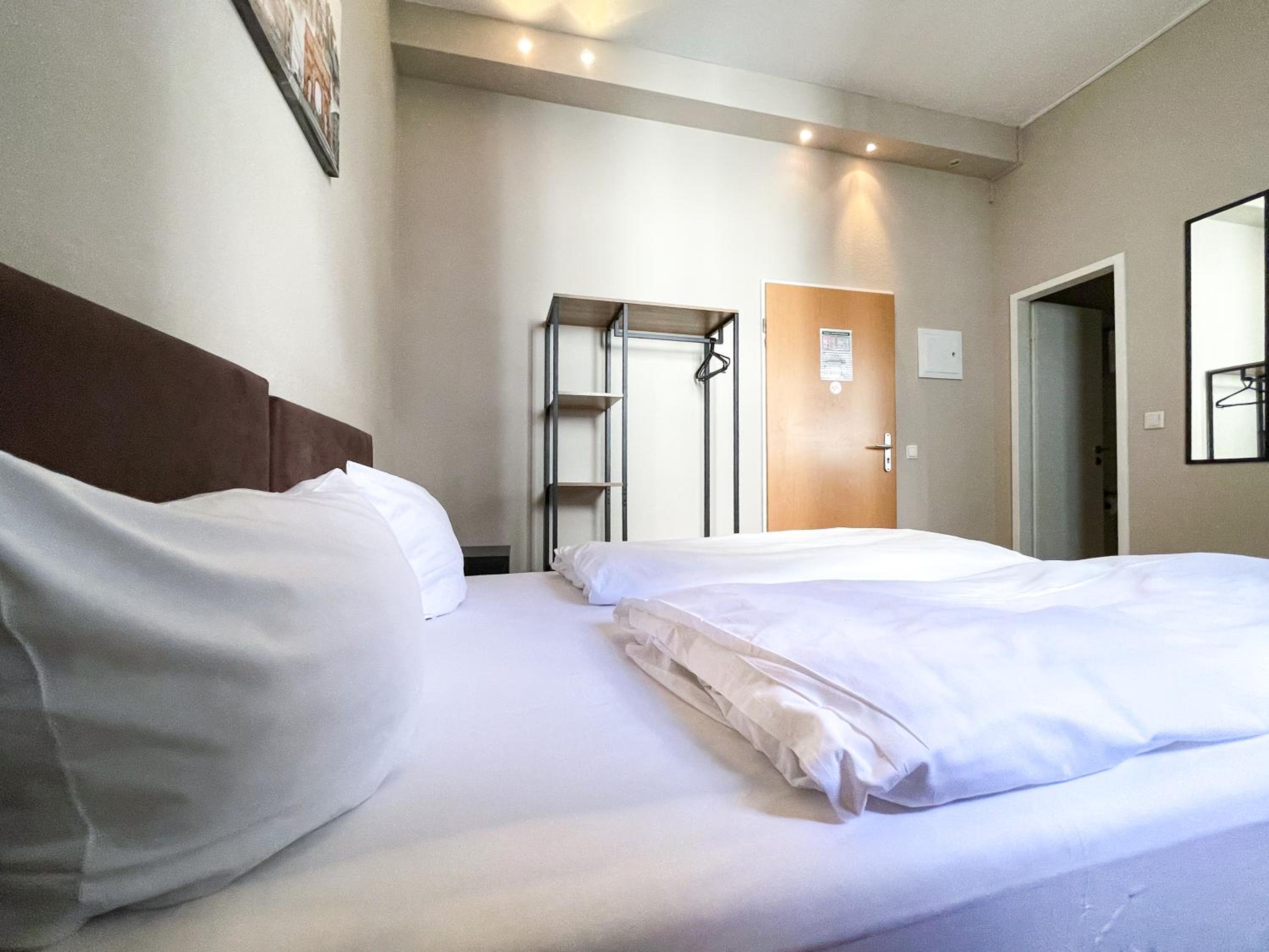 Quadruple Room - Photo 8