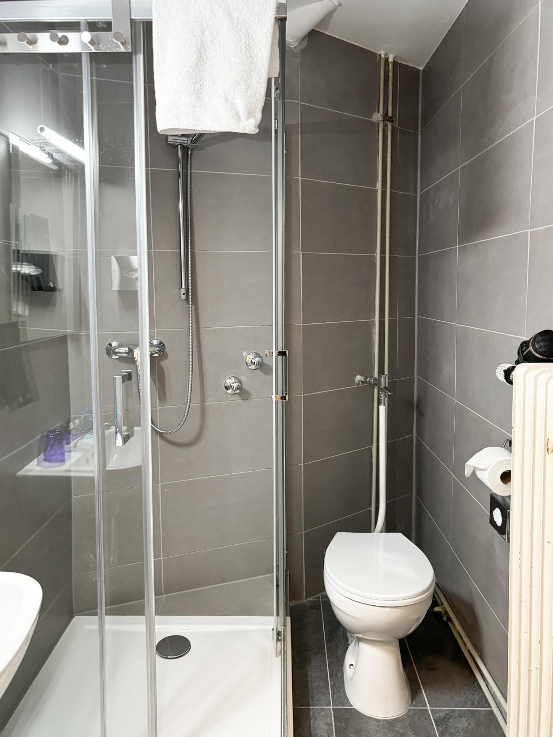 Quadruple Room - Photo 13