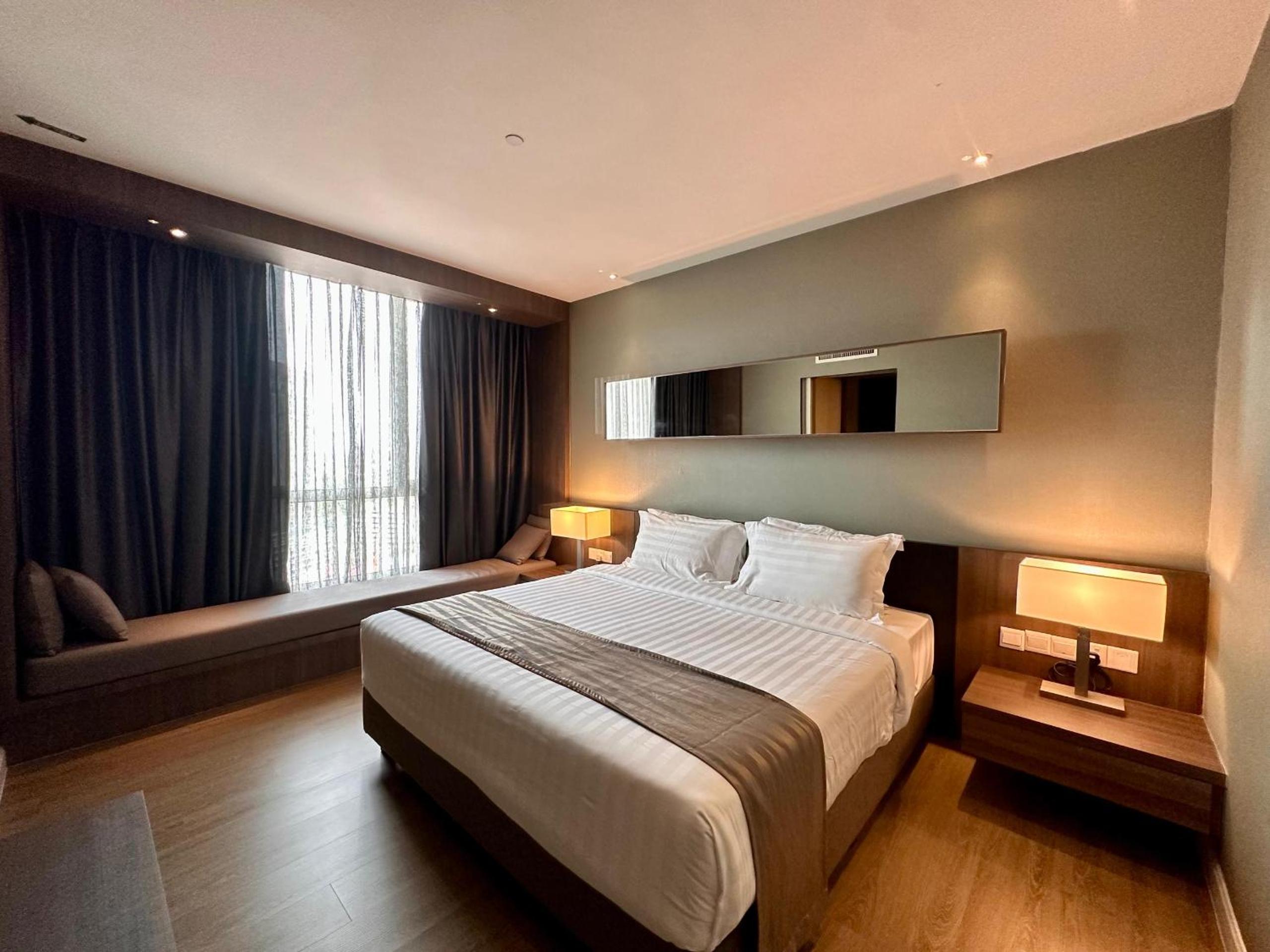 Executive Suite photo 2