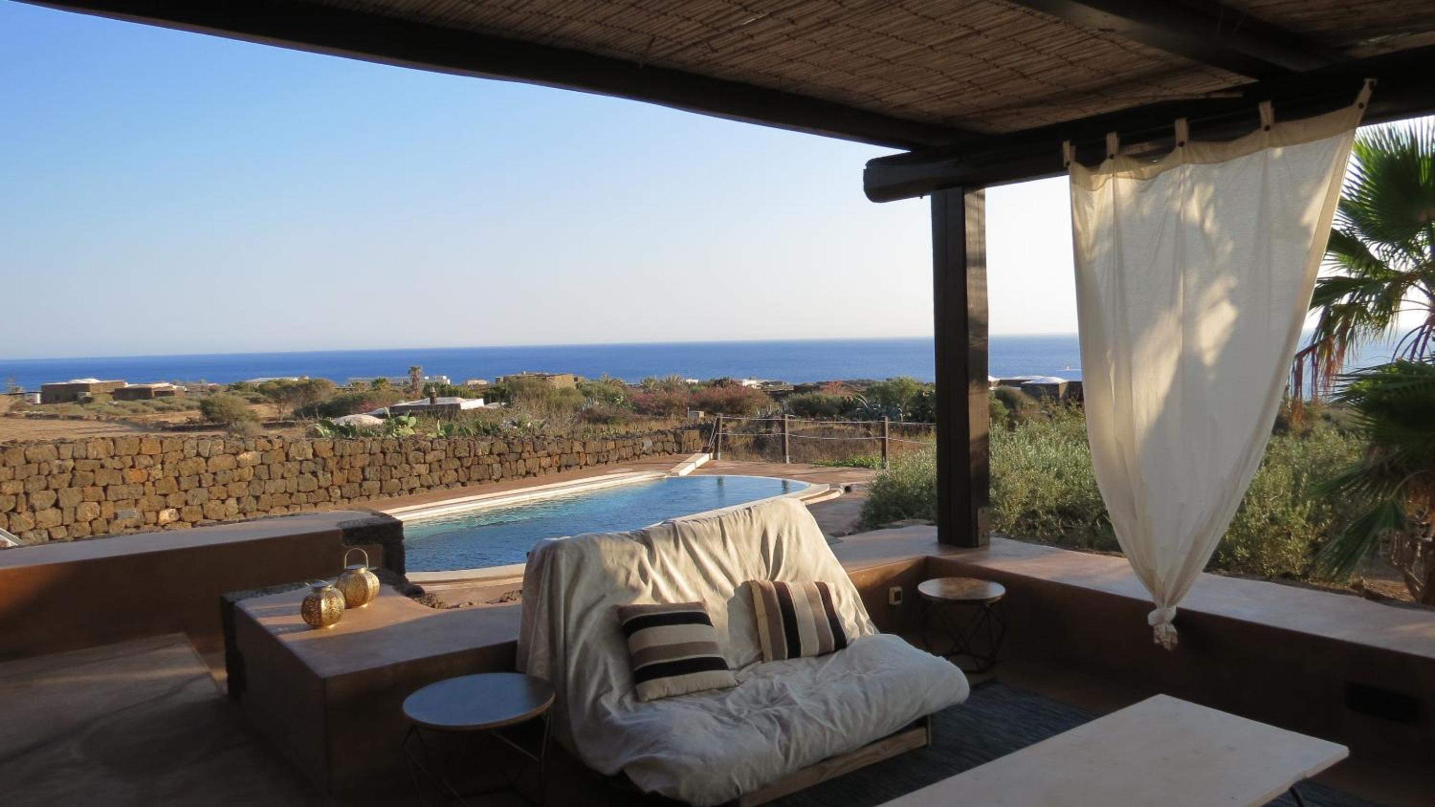 Three-Bedroom Villa photo 2