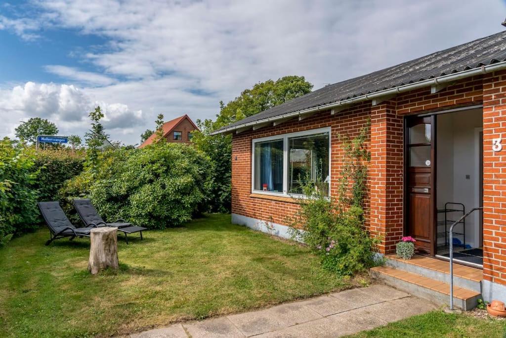 Three-Bedroom House photo 2