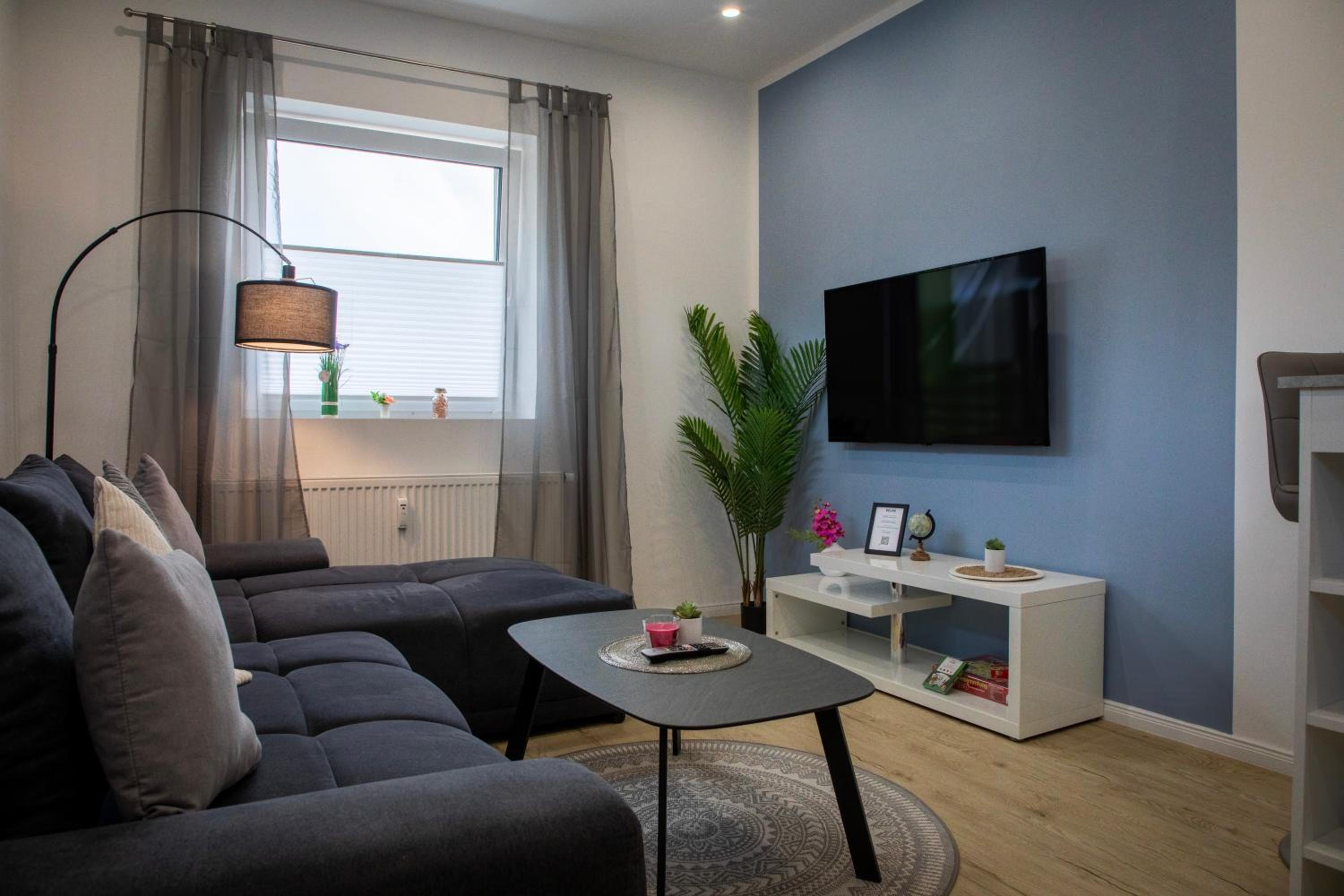 One-Bedroom Apartment photo 1