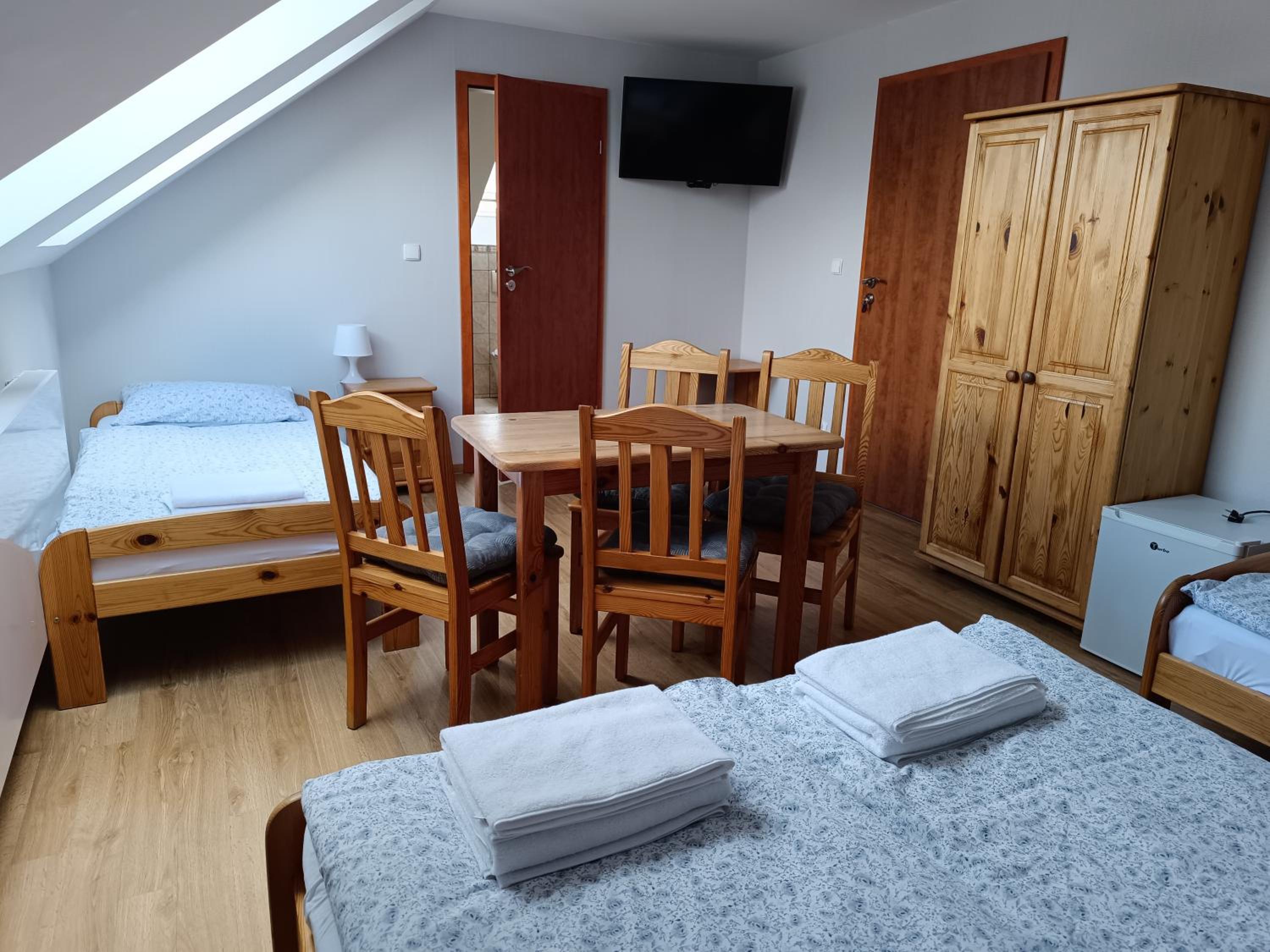 Quadruple Room with Private Bathroom photo 1