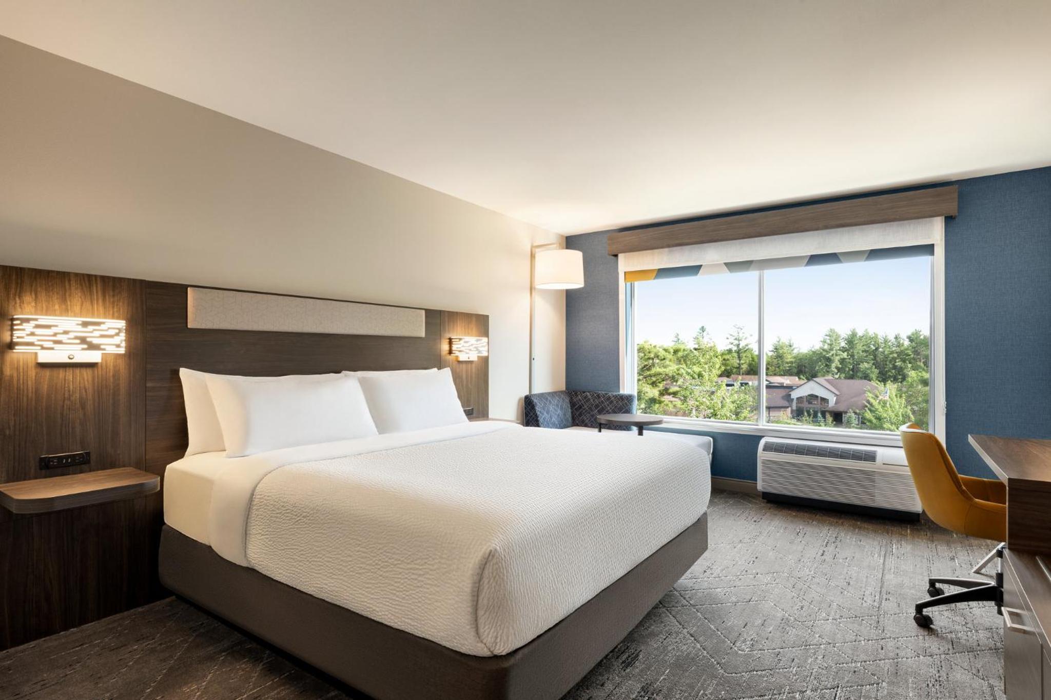 Standard King Room - Photo 4
