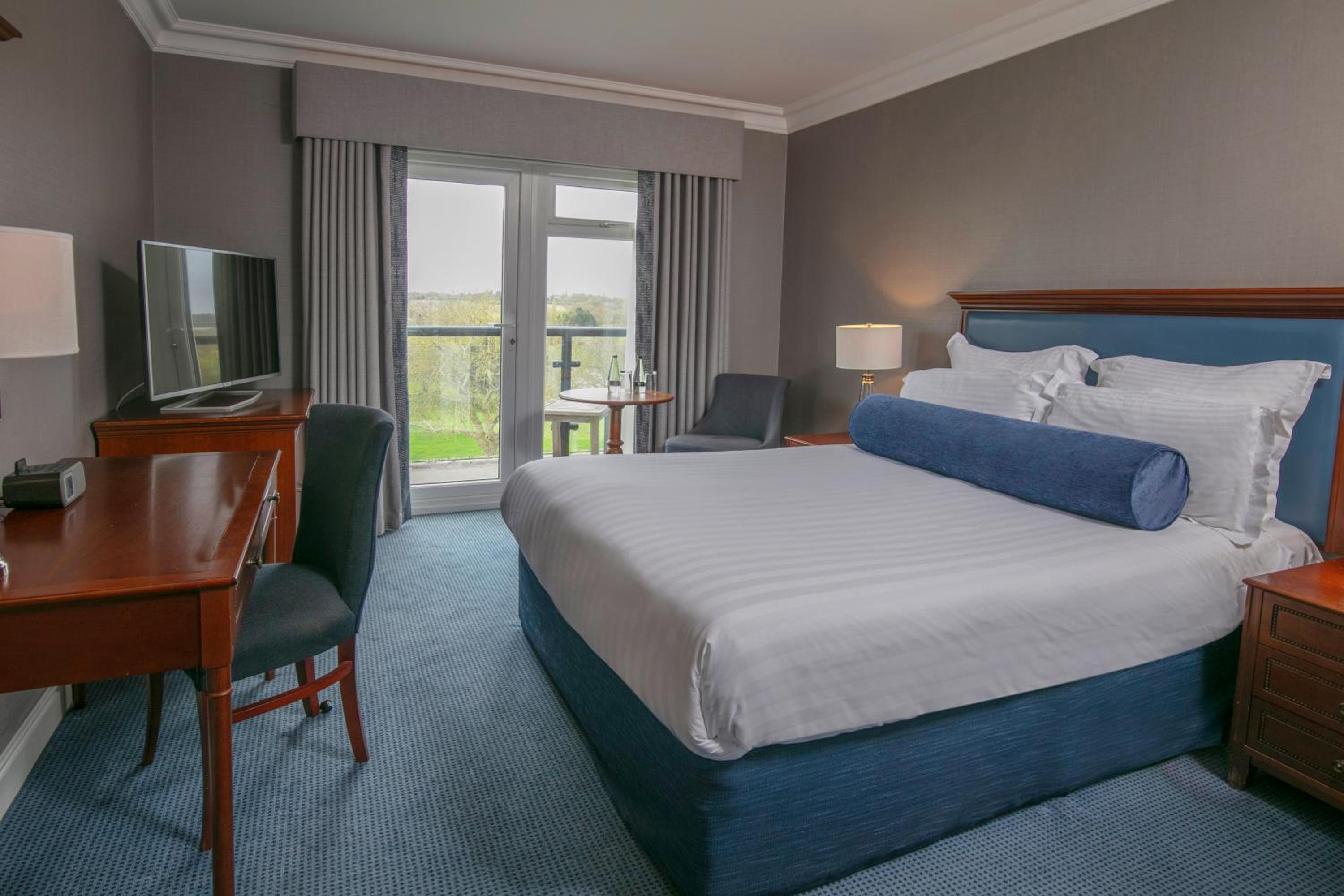 Deluxe Double Room with View - Photo 8
