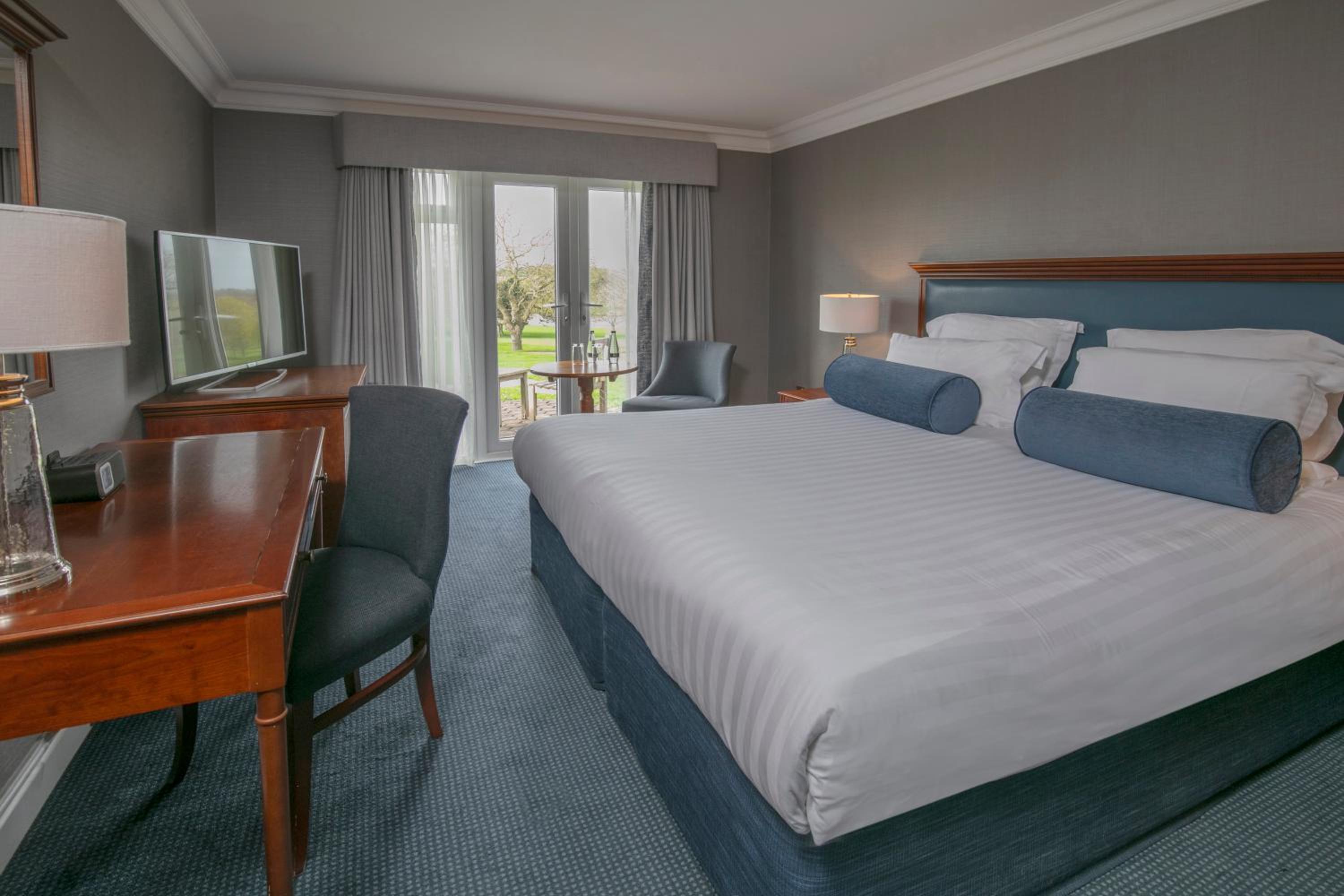 Deluxe Double Room with View - Photo 9