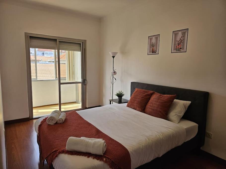 Three-Bedroom Apartment photo 2