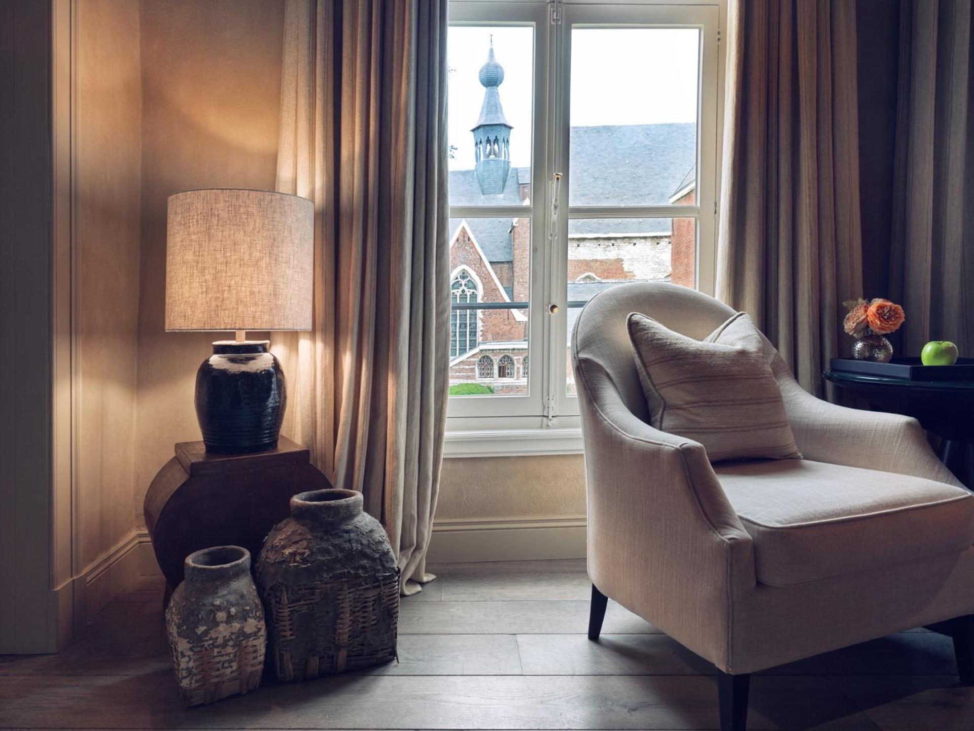 Suite - Photo 22