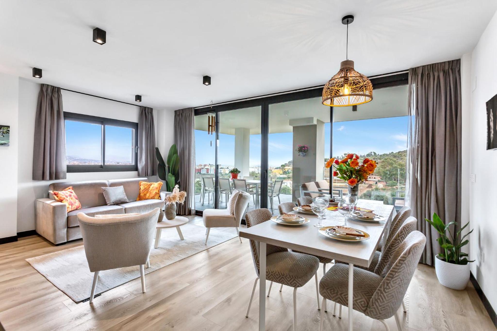 Apartment with Mountain and Sea Views  photo 2