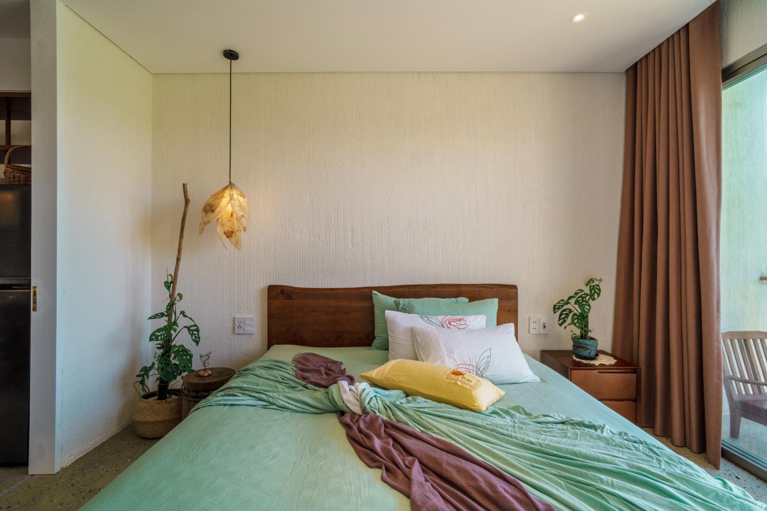 One-Bedroom Apartment with Garden View