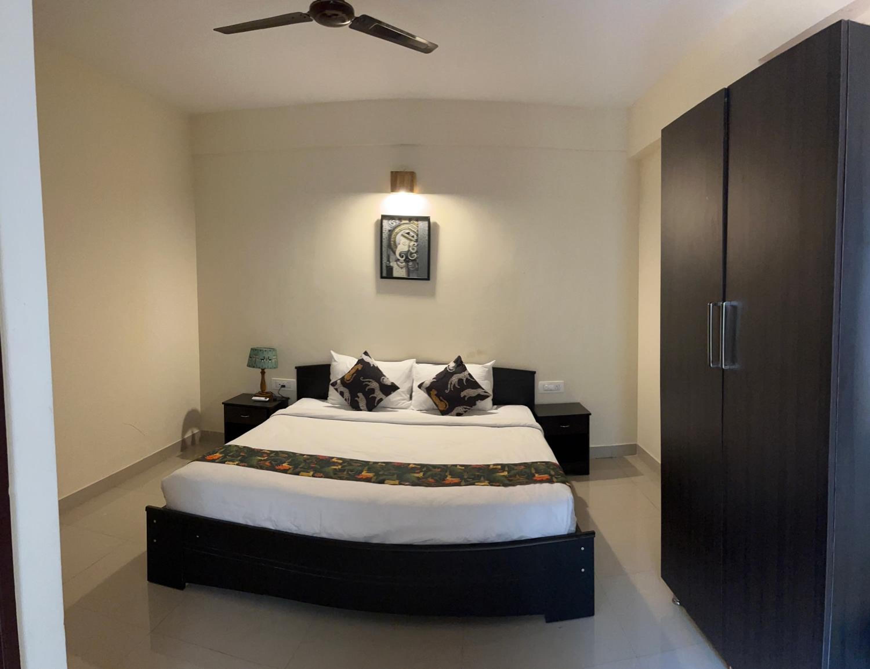 Two-Bedroom Apartment - Photo 3