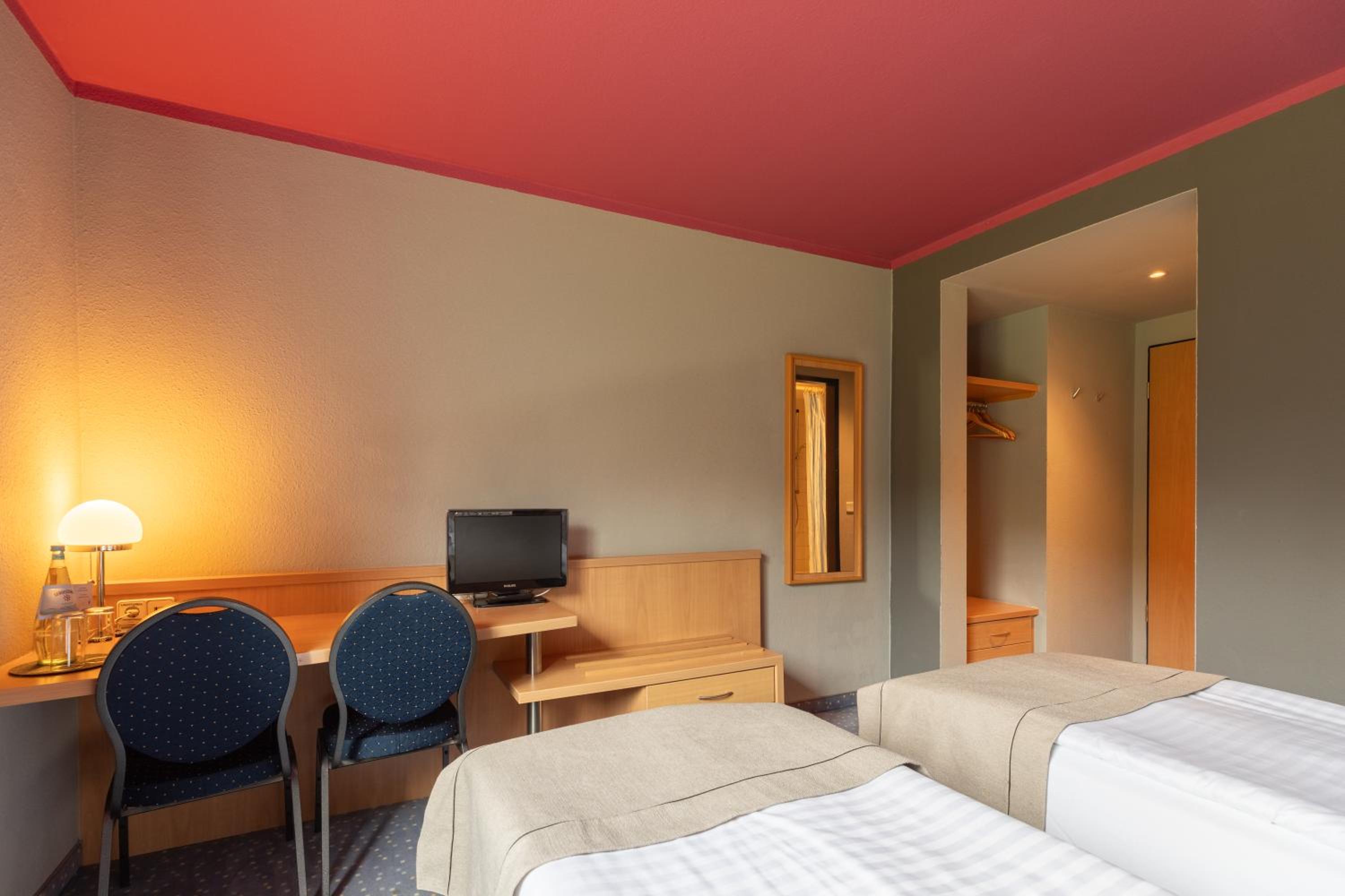 Standard Double Room - Photo 2