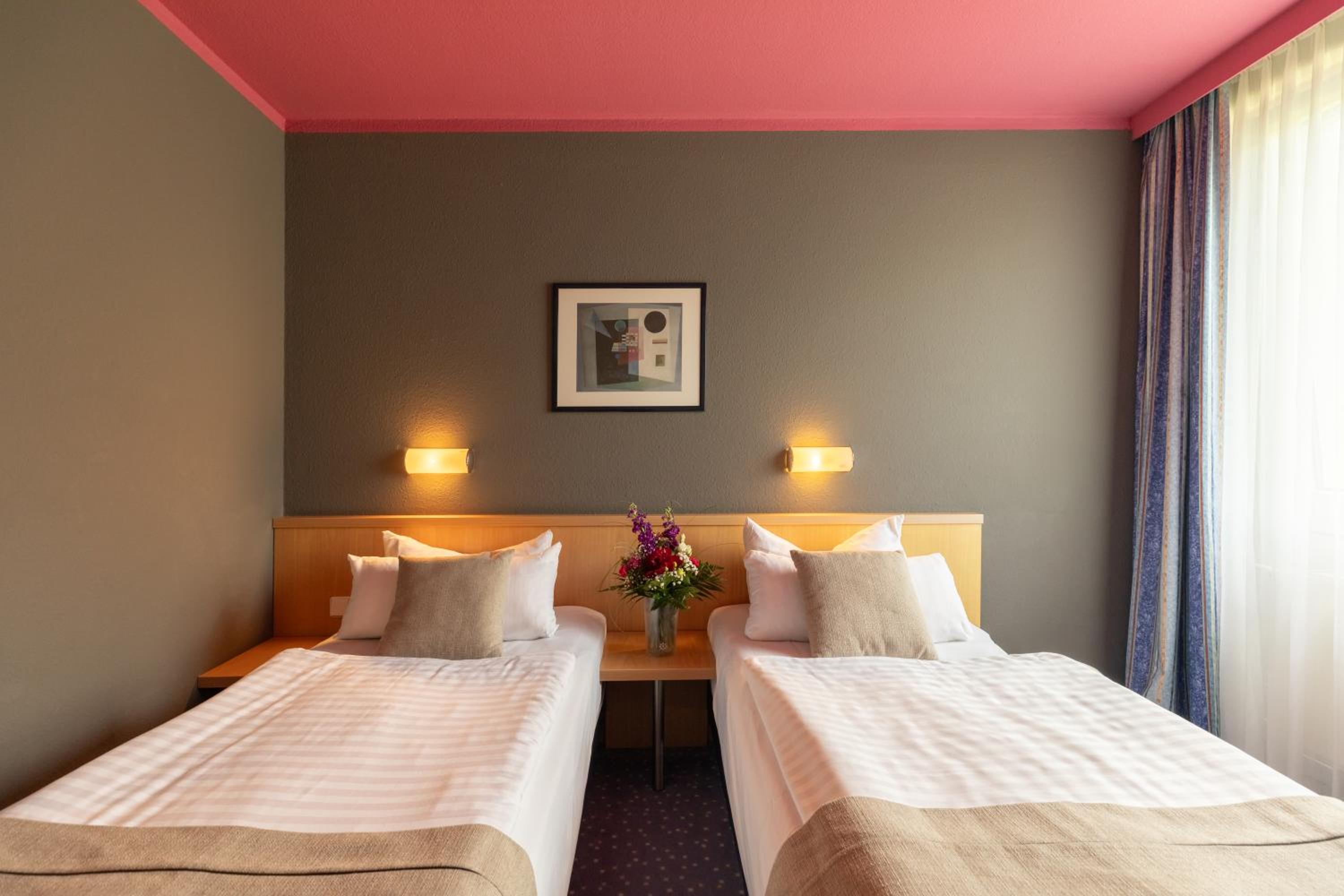 Standard Double Room - Photo 4